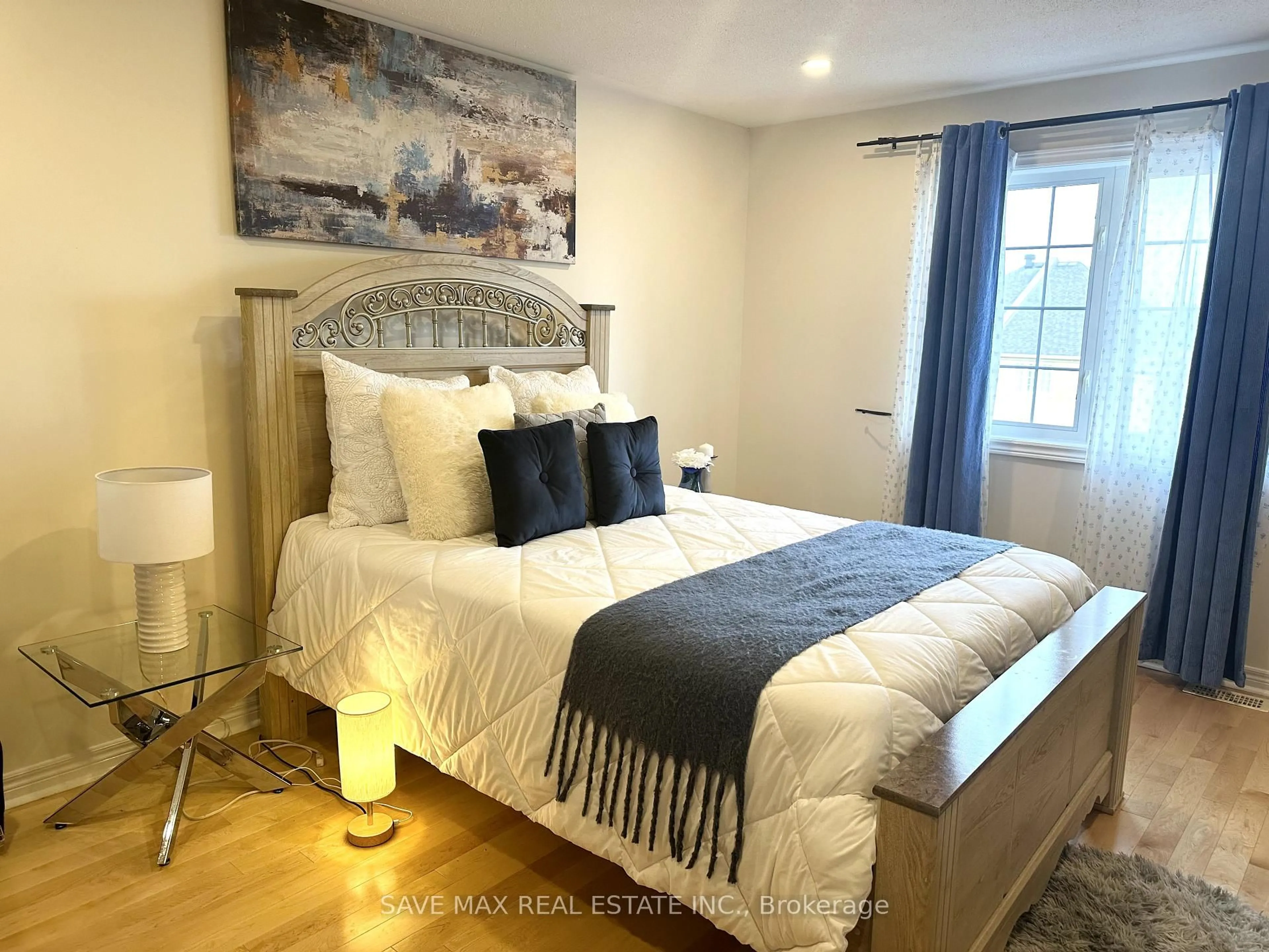 Bedroom with bed, unknown for 3452 Eglinton Ave, Mississauga Ontario L5M 7P4
