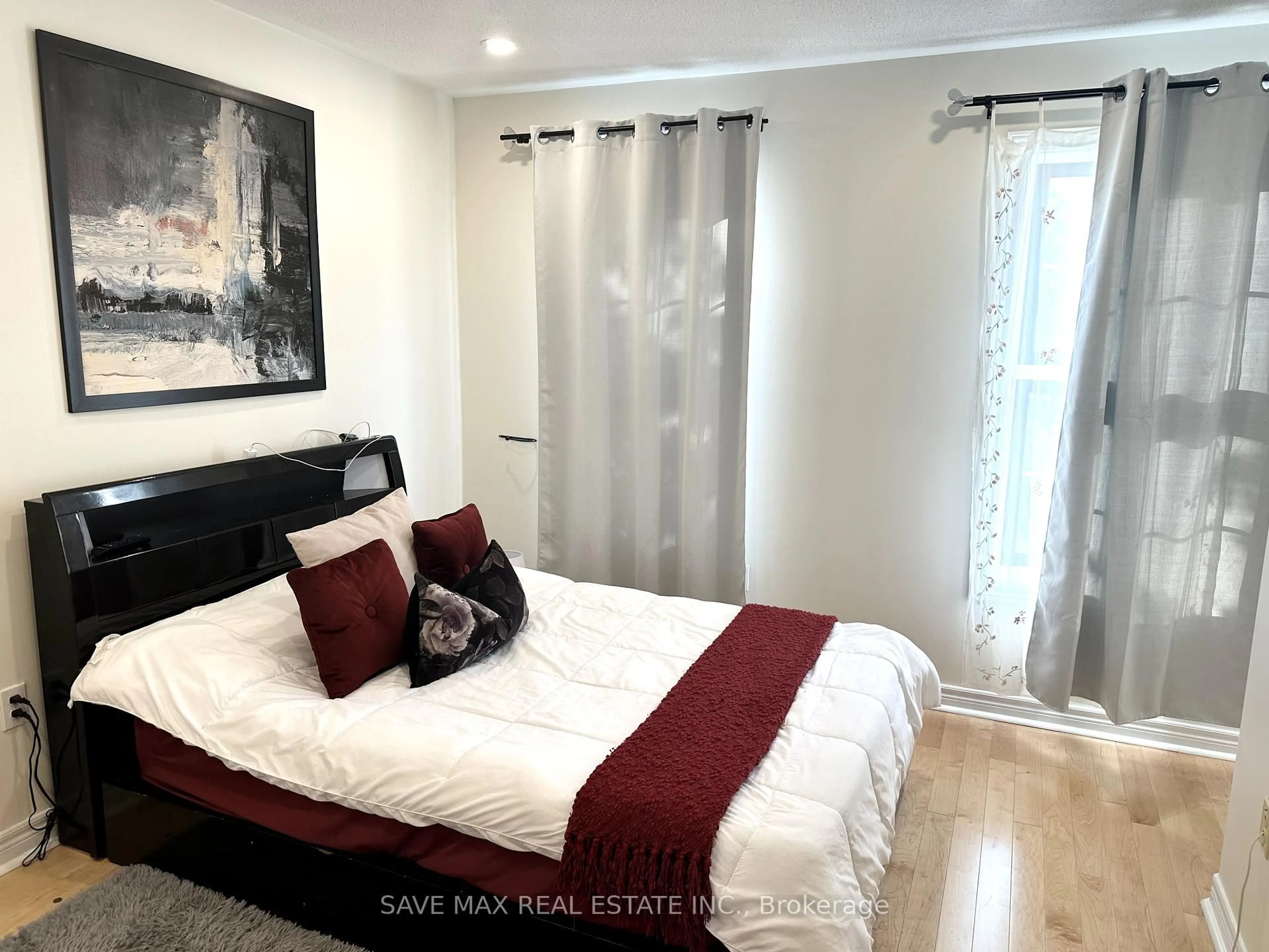 Bedroom with bed, unknown for 3452 Eglinton Ave, Mississauga Ontario L5M 7P4