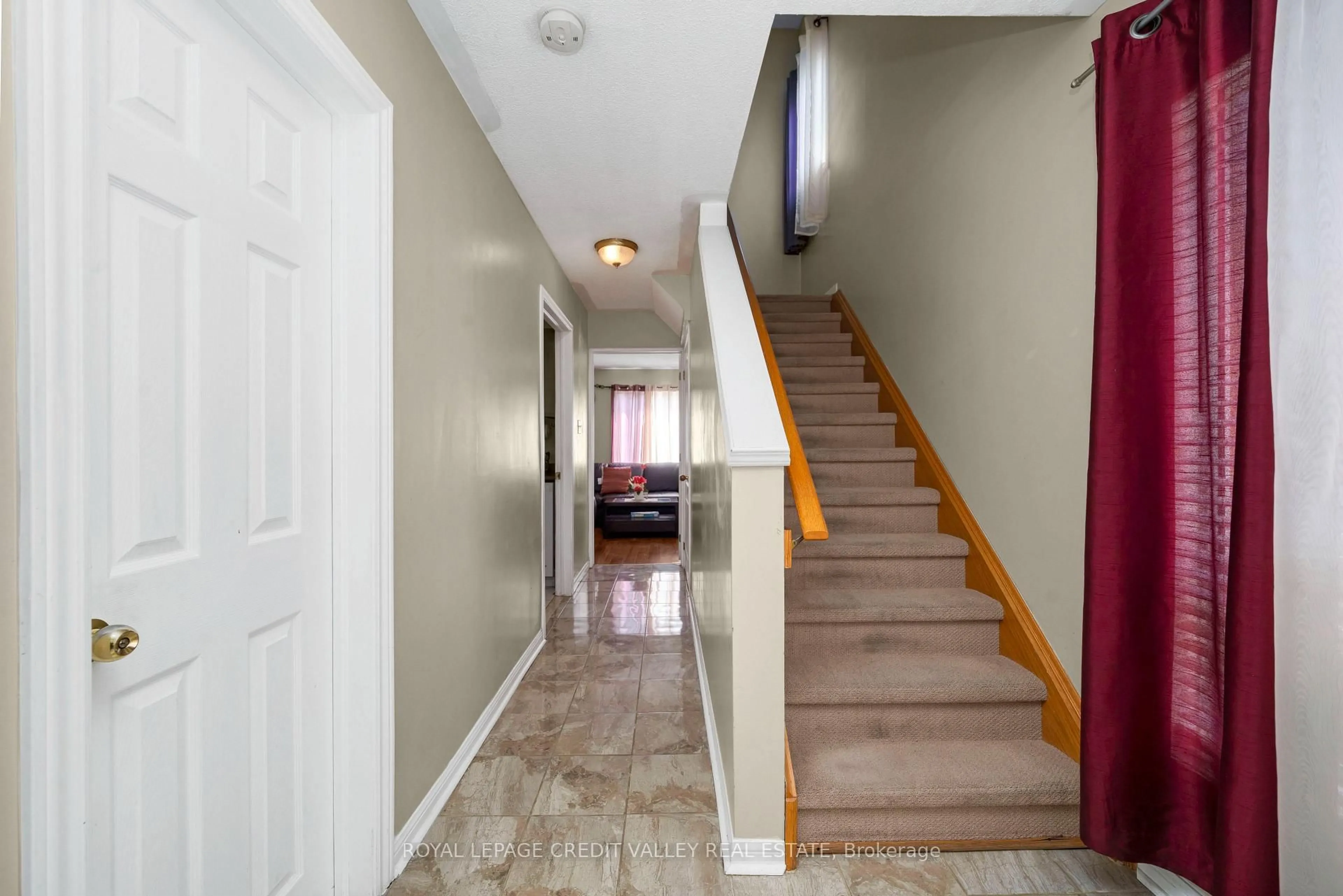 Indoor foyer for 19 Dunlop Crt, Brampton Ontario L6X 4Z8
