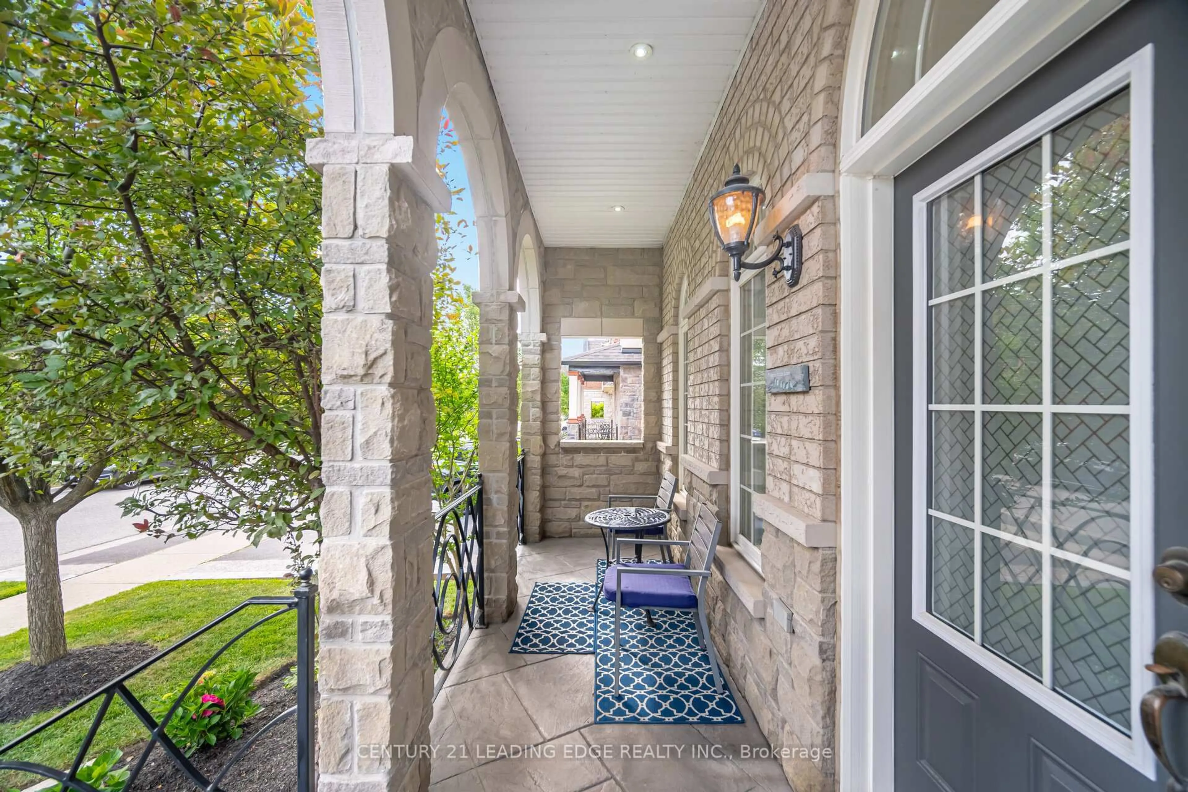 Indoor entryway for 34 Royal Links Circ, Brampton Ontario L6P 2Z9
