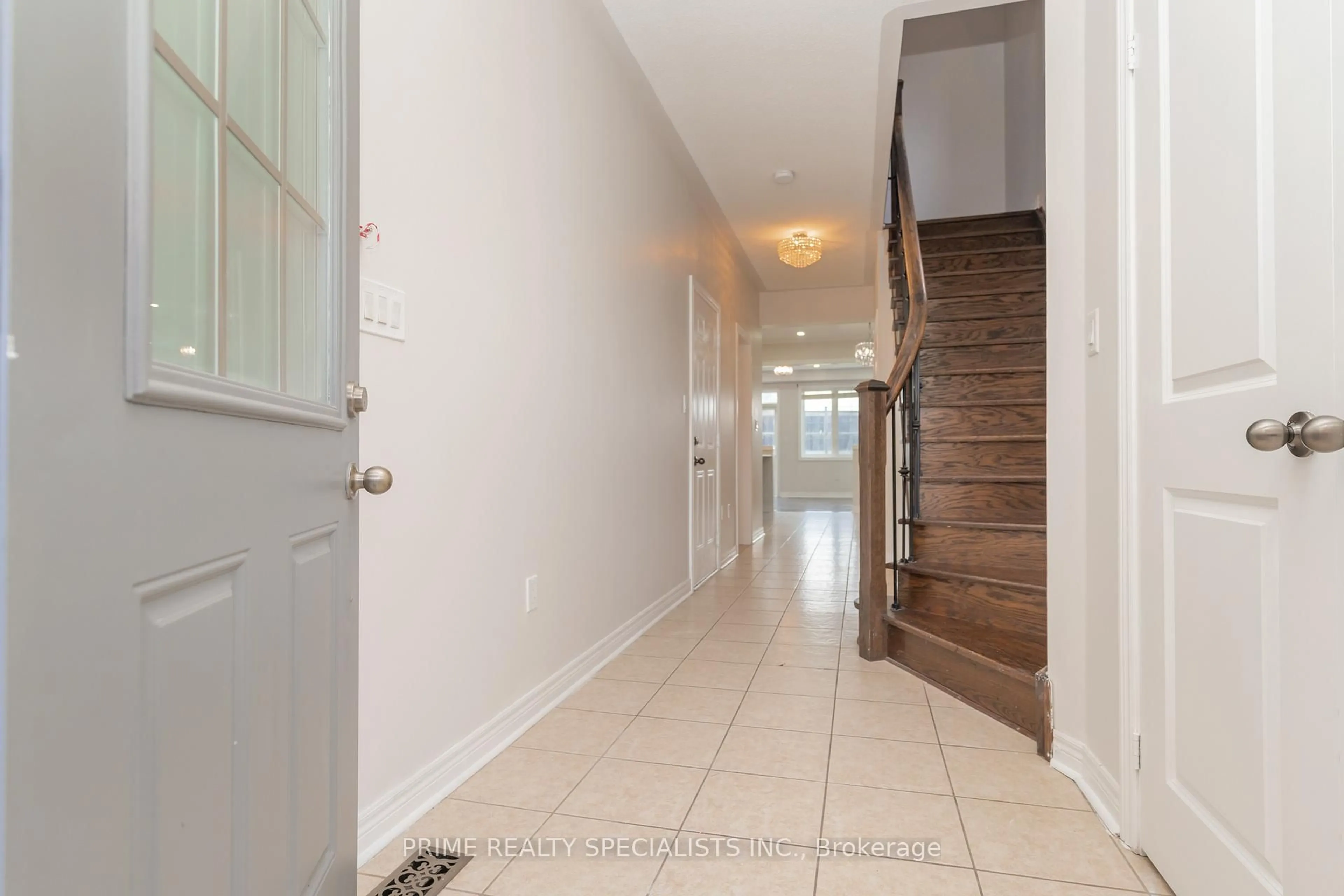 Indoor entryway for 86 Bernadino St, Brampton Ontario L6P 4G1