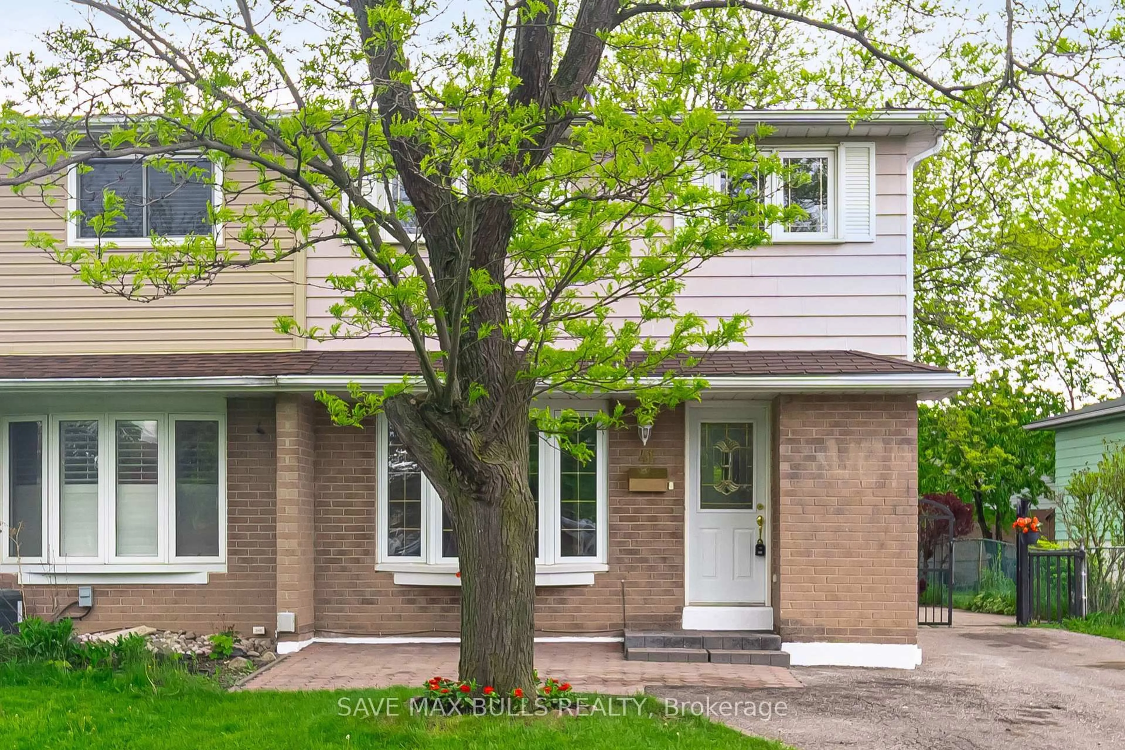 Home with brick exterior material, street for 41 Glenmore Cres, Brampton Ontario L6S 1H9