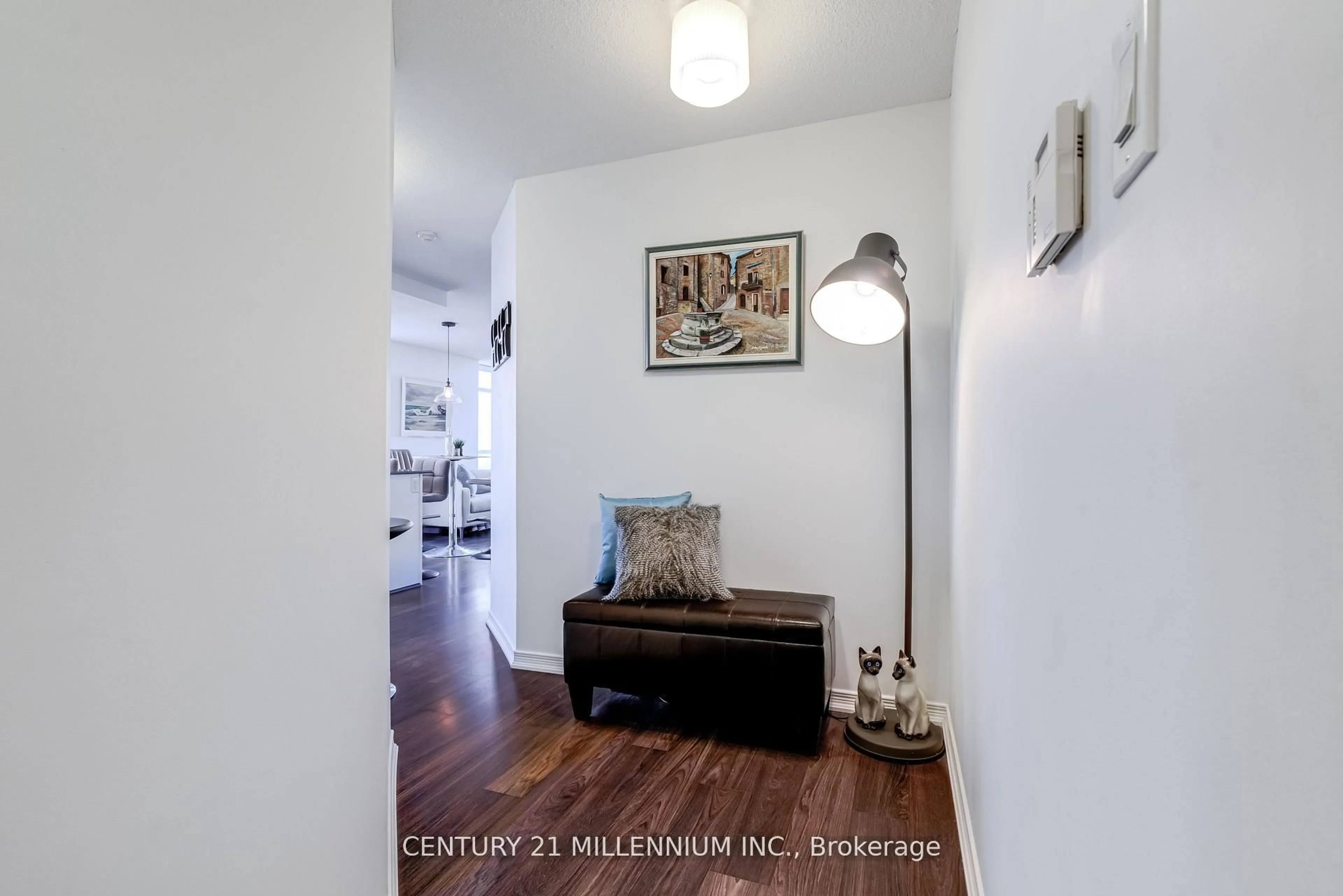 Indoor entryway for 9 George St #2005, Brampton Ontario L6X 0T6