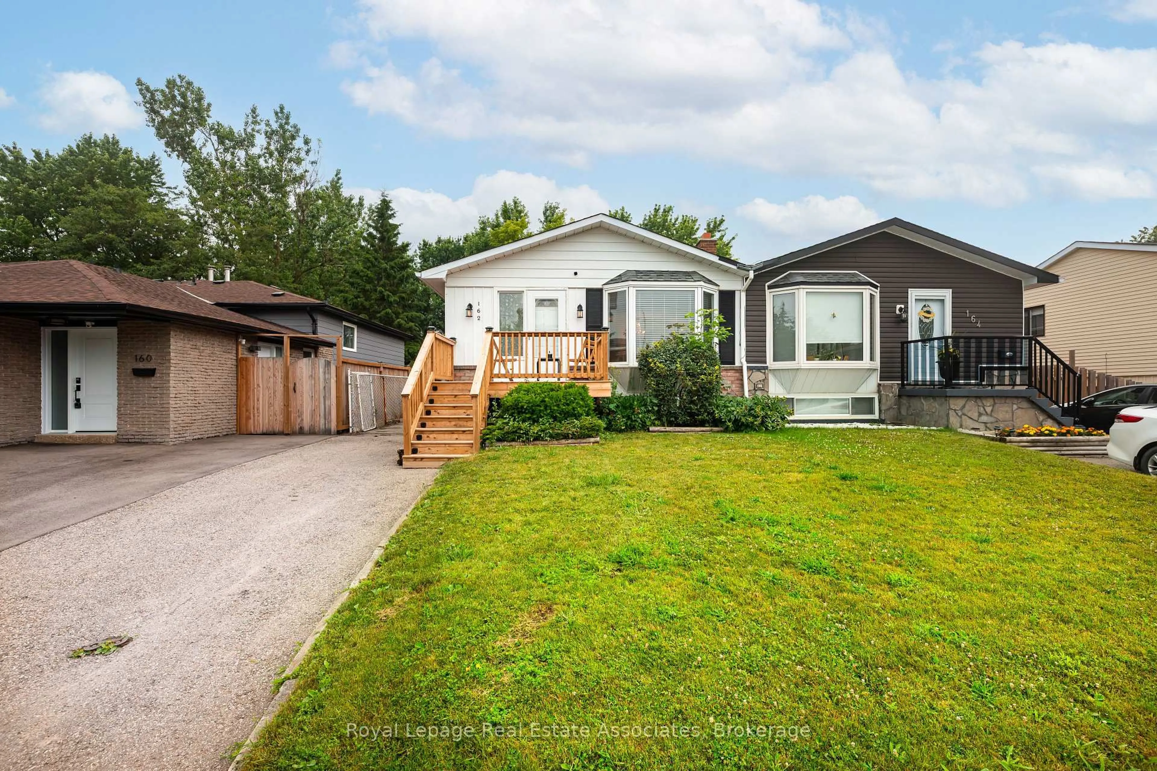 A pic from outside/outdoor area/front of a property/back of a property/a pic from drone, street for 162 Burbank Cres, Orangeville Ontario L9W 3H8