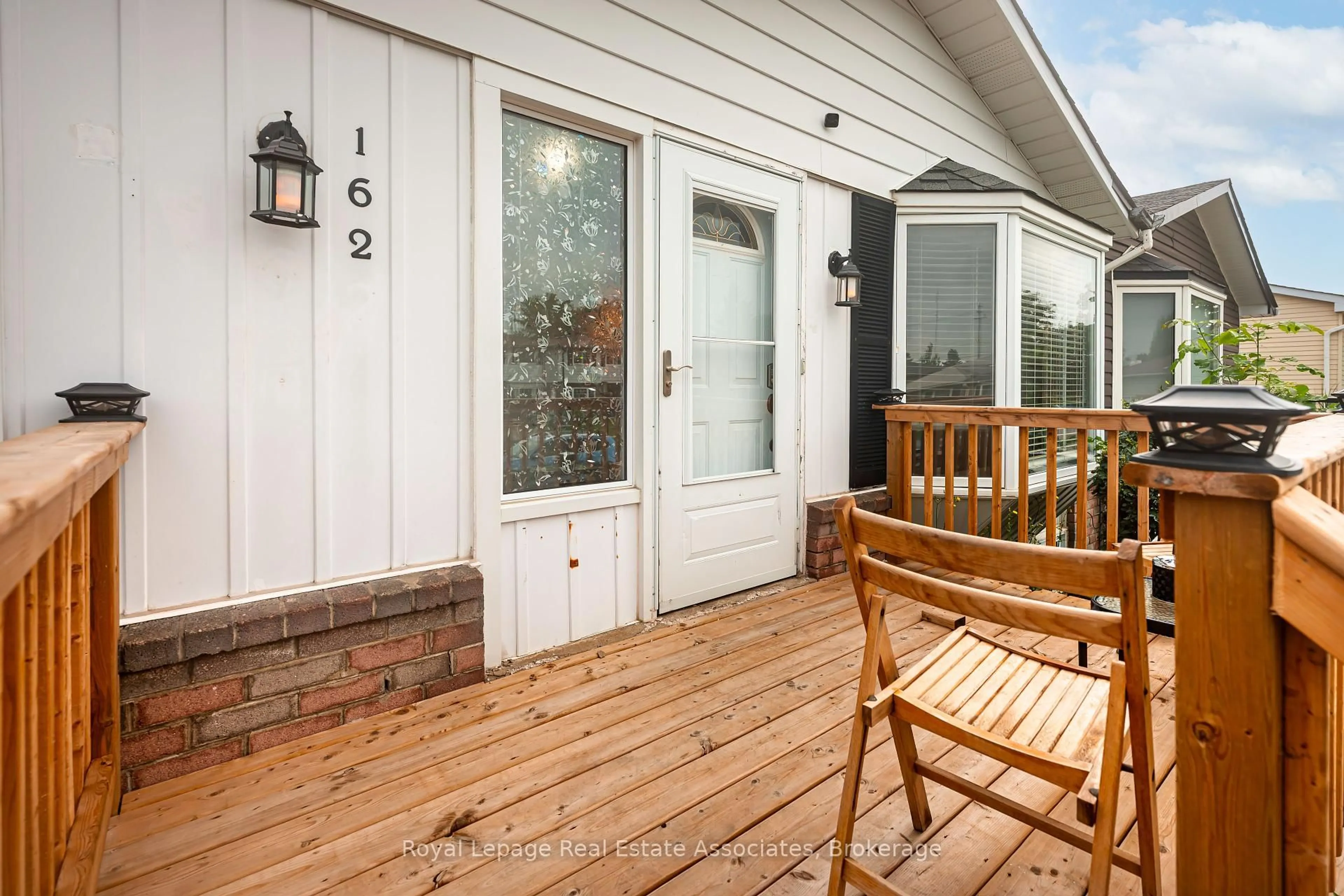 Patio, street for 162 Burbank Cres, Orangeville Ontario L9W 3H8