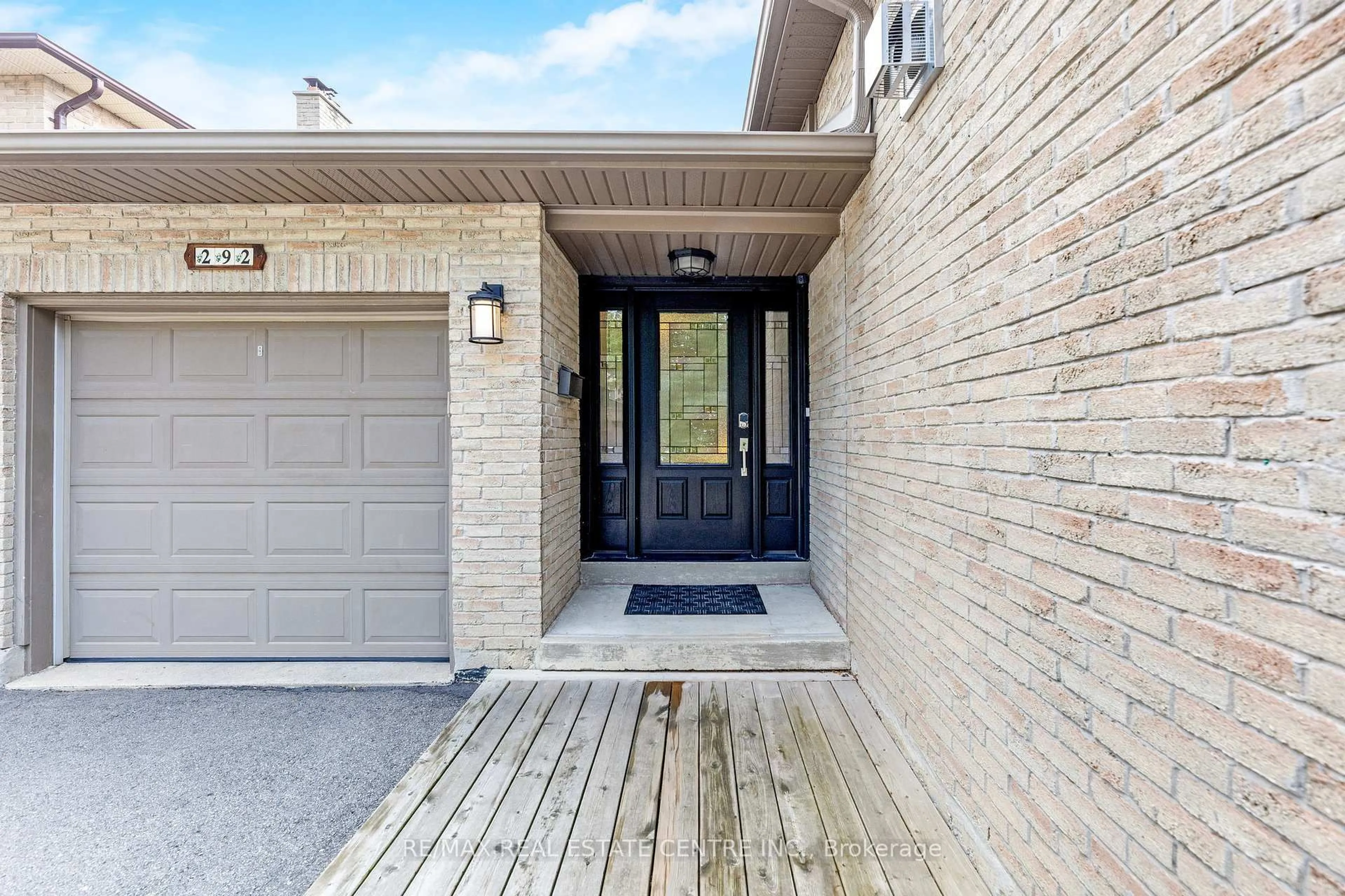Home with brick exterior material, street for 292 Randall Cres, Milton Ontario L9T 4X7