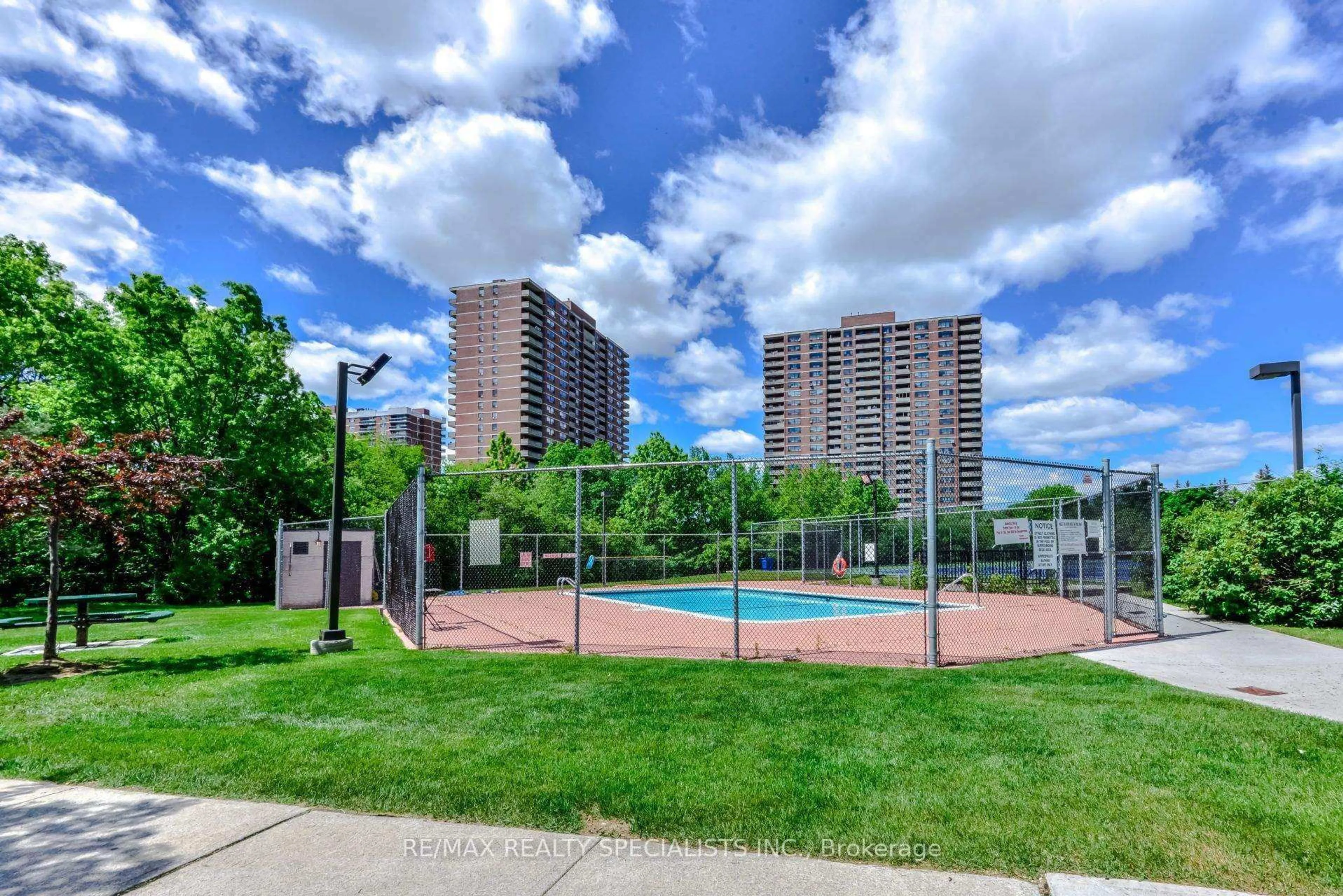 Pool for 1 Rowntree Rd #712, Toronto Ontario M9V 5G7