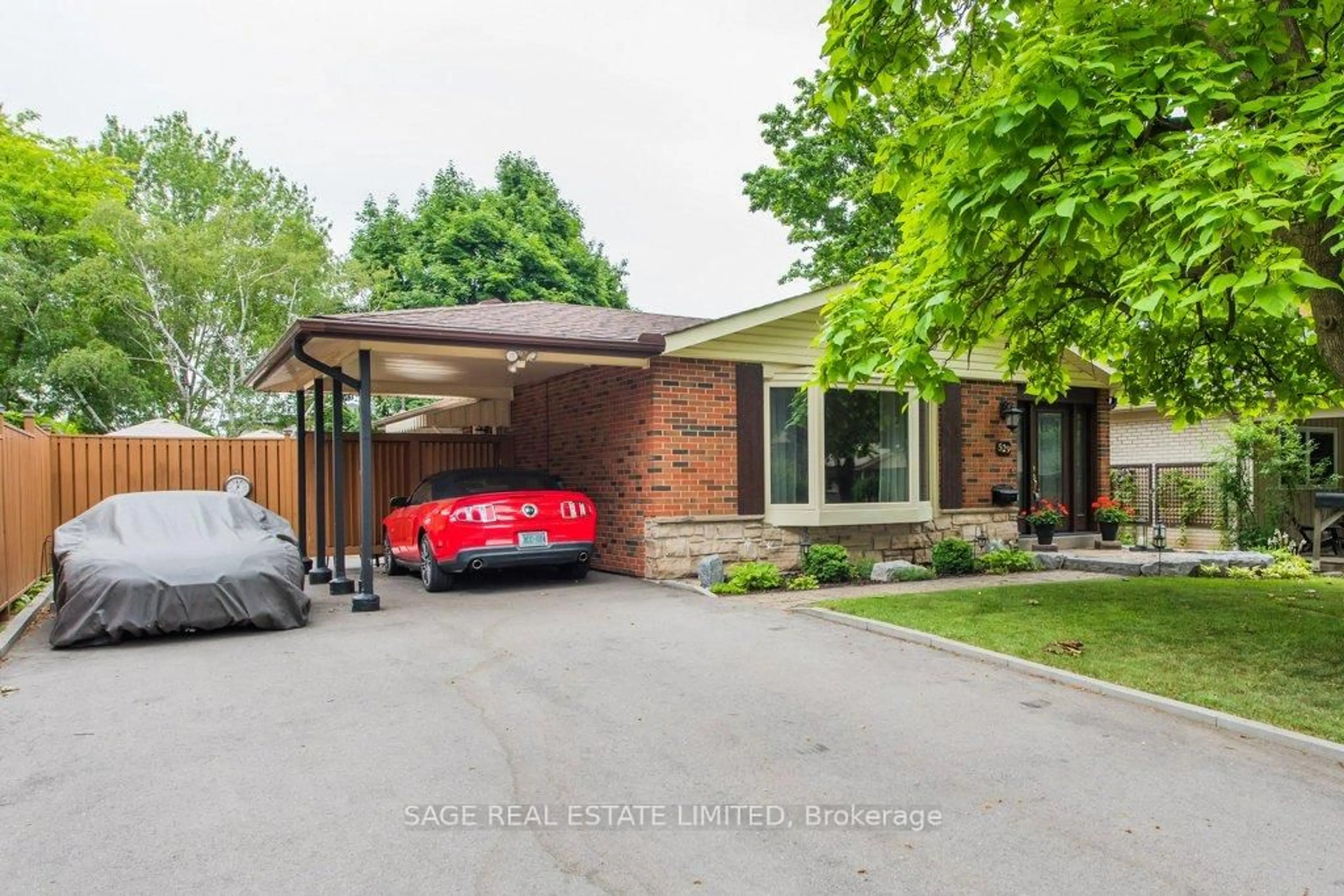 Home with brick exterior material, street for 529 Kenmarr Cres, Burlington Ontario L7L 4R6