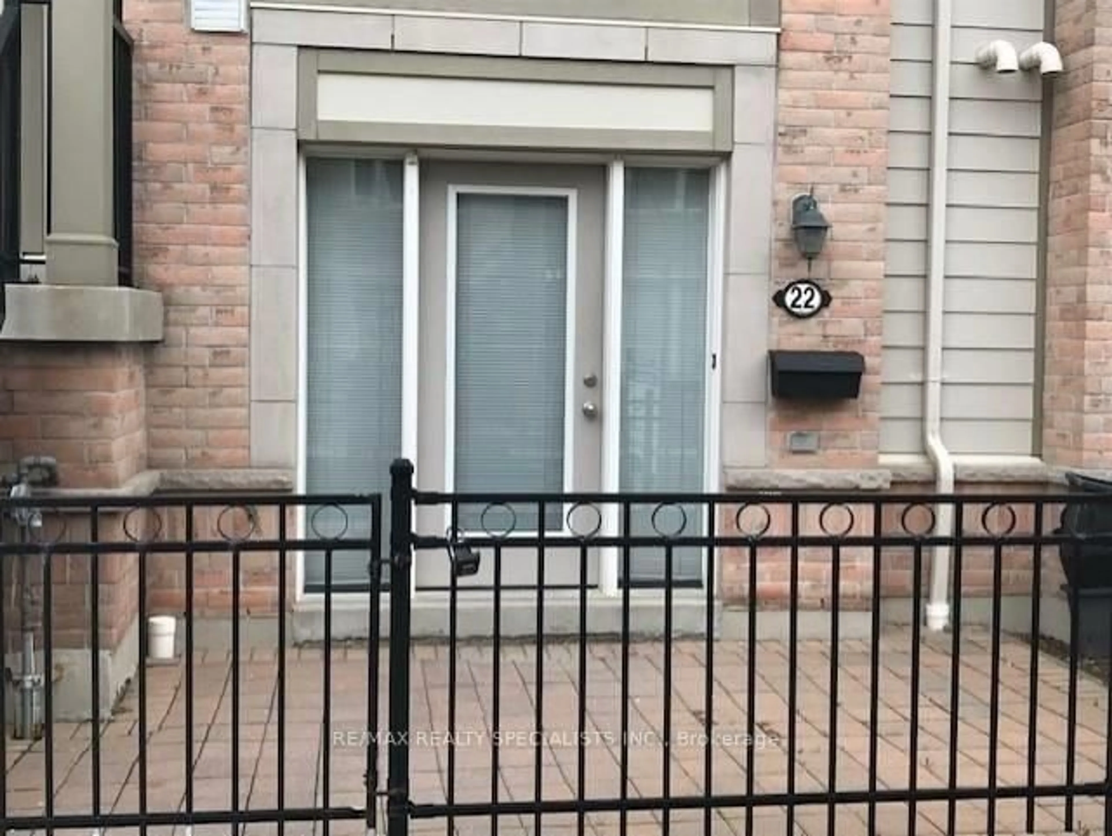 Indoor entryway for 5650 Winston Churchill Blvd #22, Mississauga Ontario L5M 0L8
