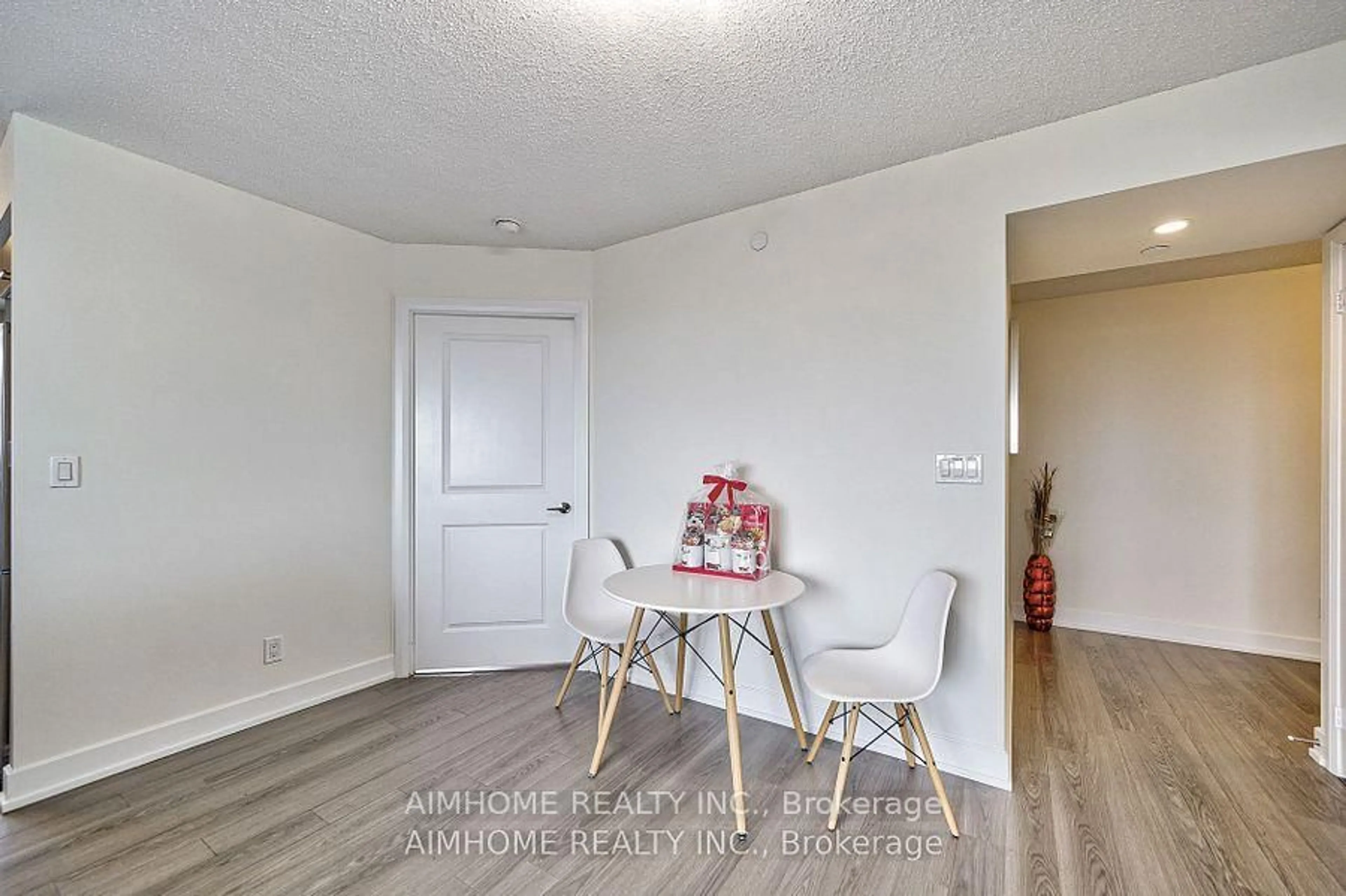 A pic of a room for 2 Eva Rd #2022, Toronto Ontario M9C 0A9