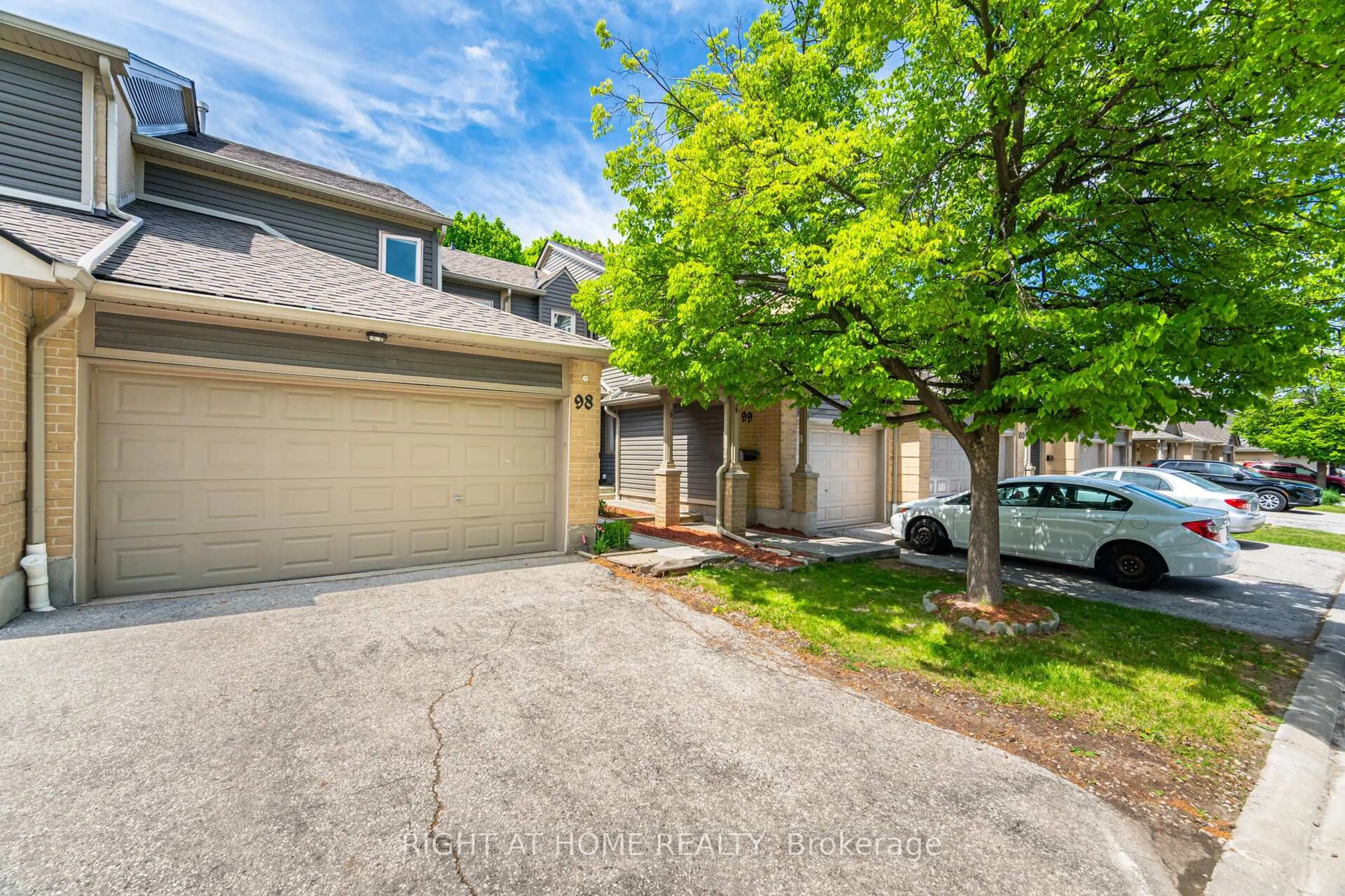 A pic from outside/outdoor area/front of a property/back of a property/a pic from drone, street for 3600 Colonial Dr #98, Mississauga Ontario L5L 5P5