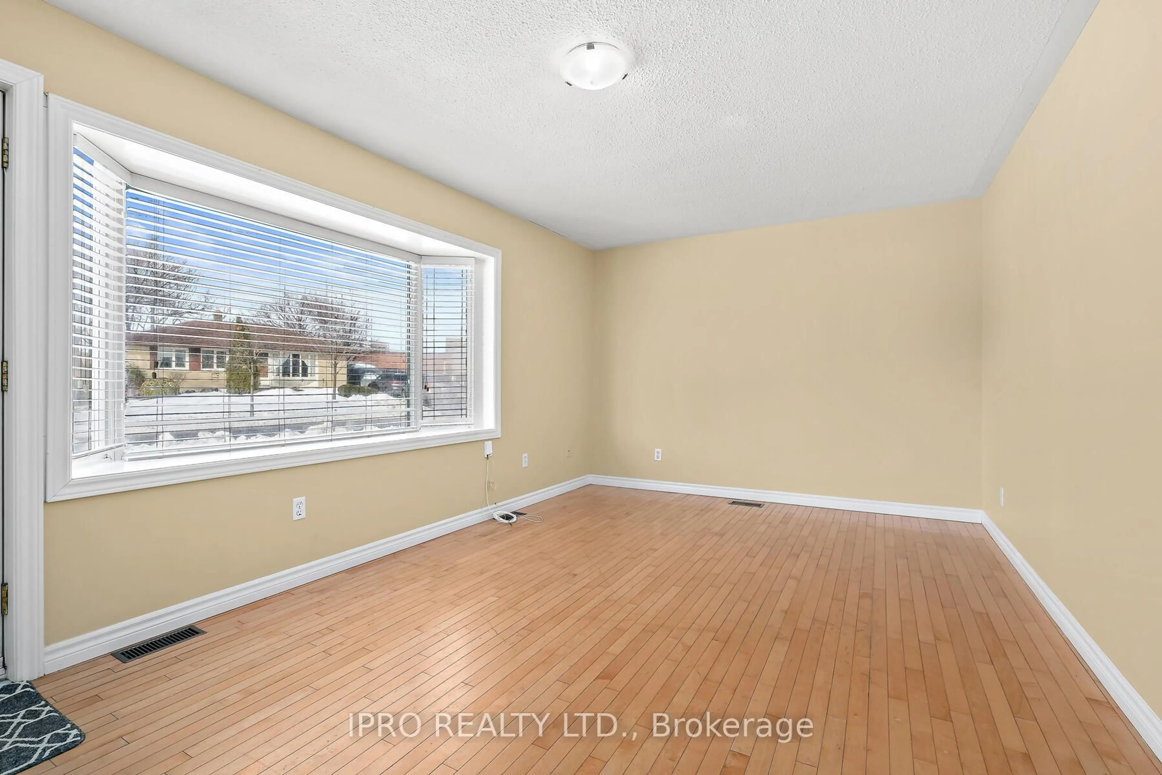 A pic of a room for 7 Rexway Dr, Halton Hills Ontario L7G 3N7