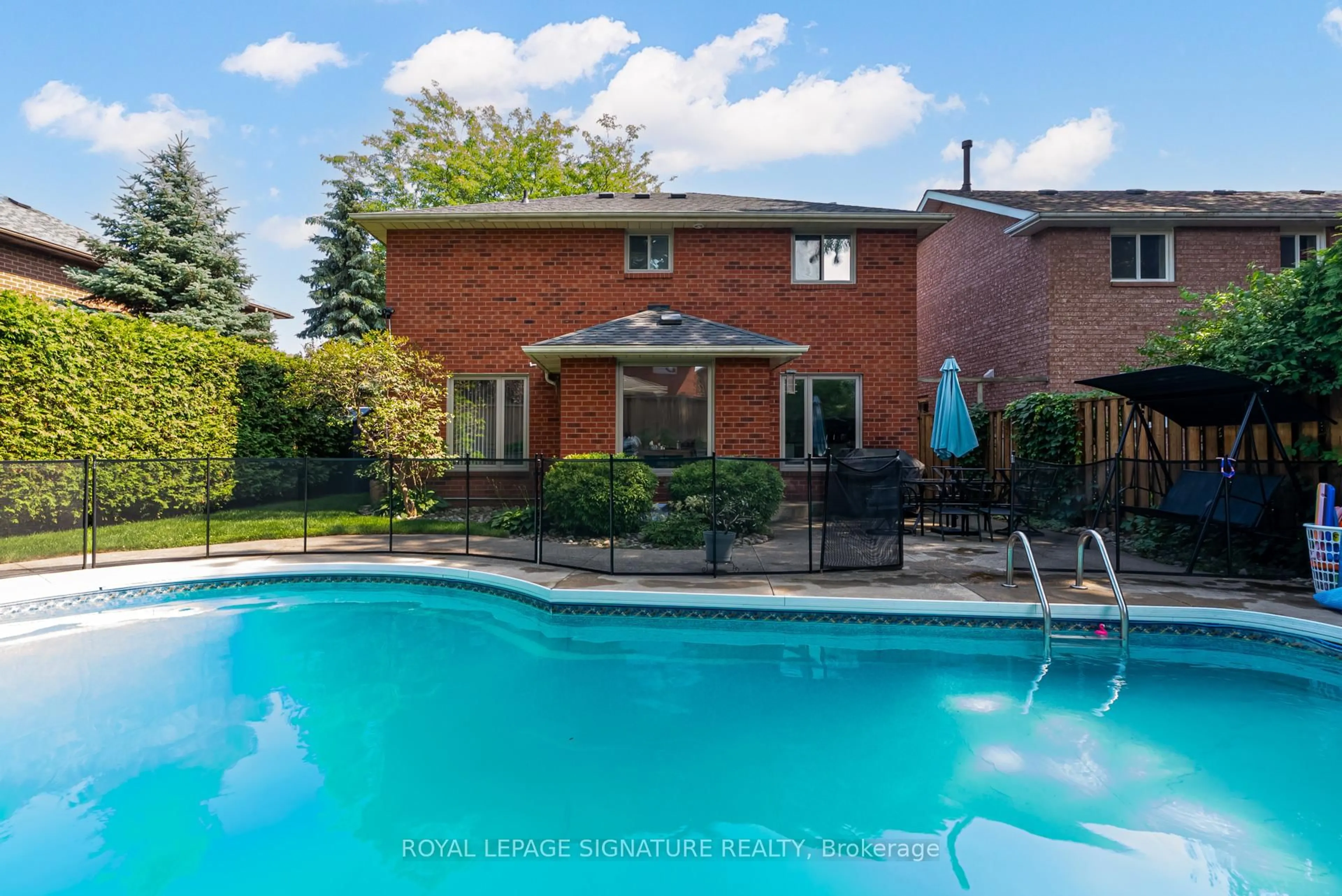 Pool for 1013 Cutler Crt, Mississauga Ontario L5H 4C9