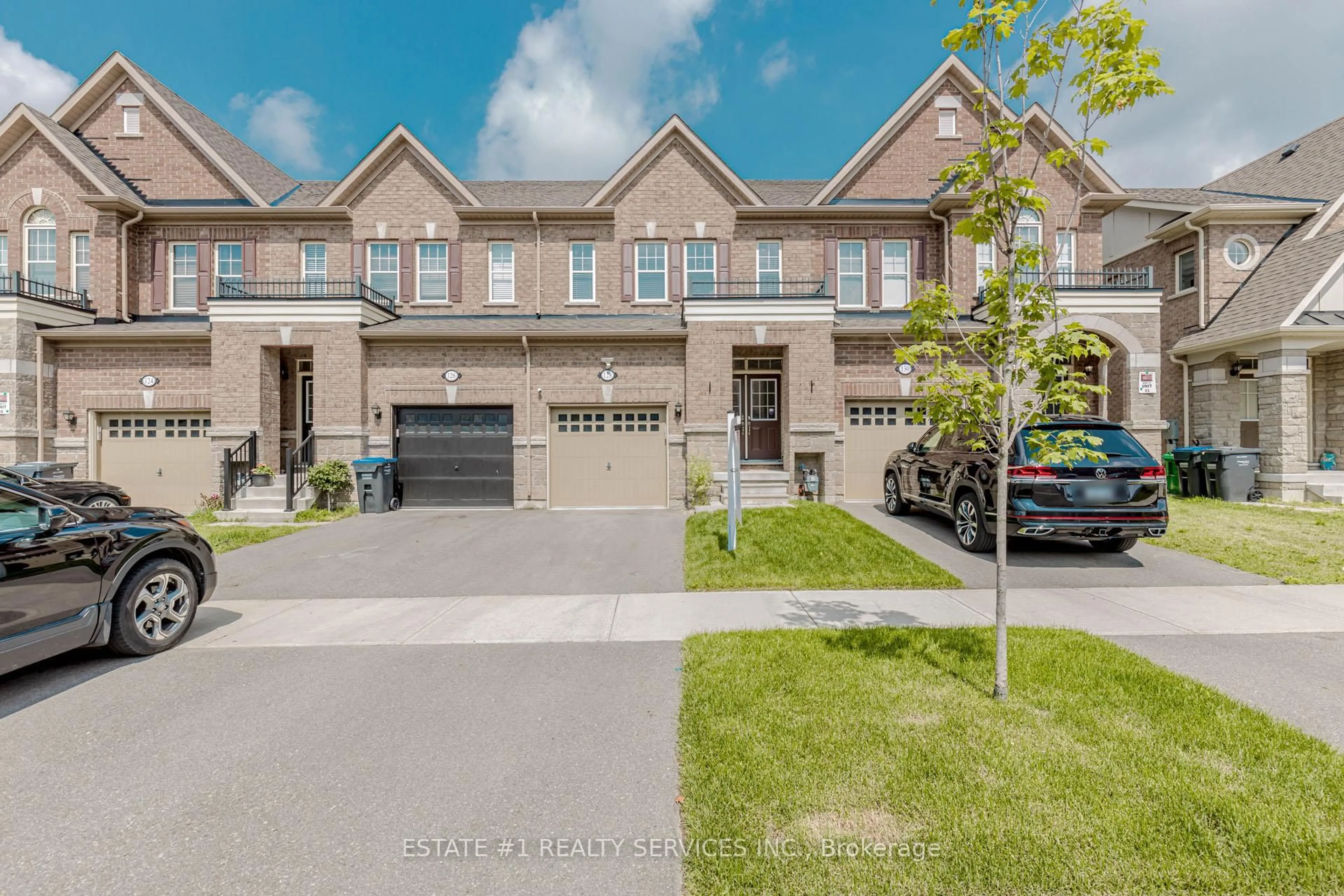 A pic from outside/outdoor area/front of a property/back of a property/a pic from drone, street for 128 Finegan Circ, Brampton Ontario L7A 0B7