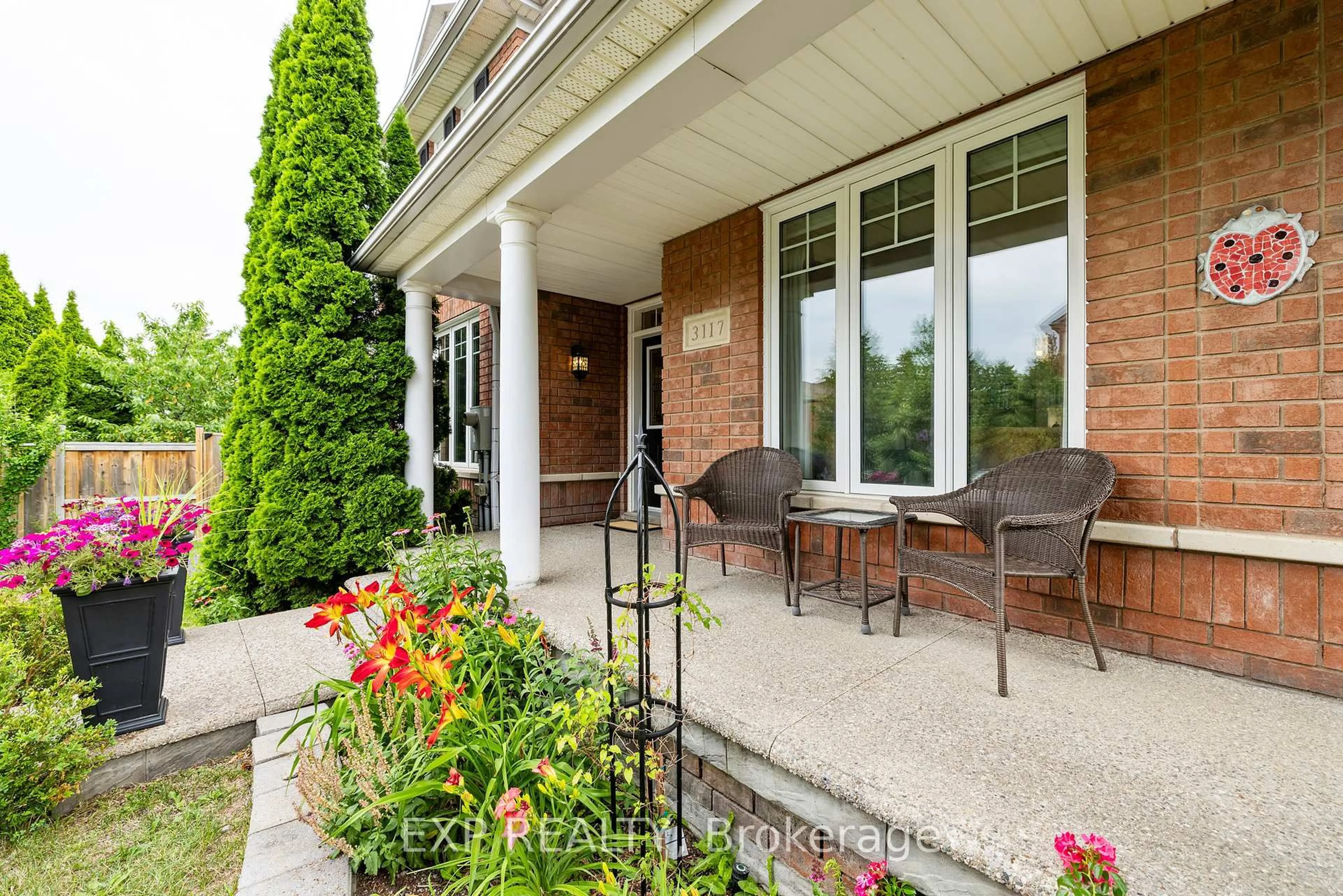 Patio, street for 3117 Splendour Pl, Mississauga Ontario L5M 6V9