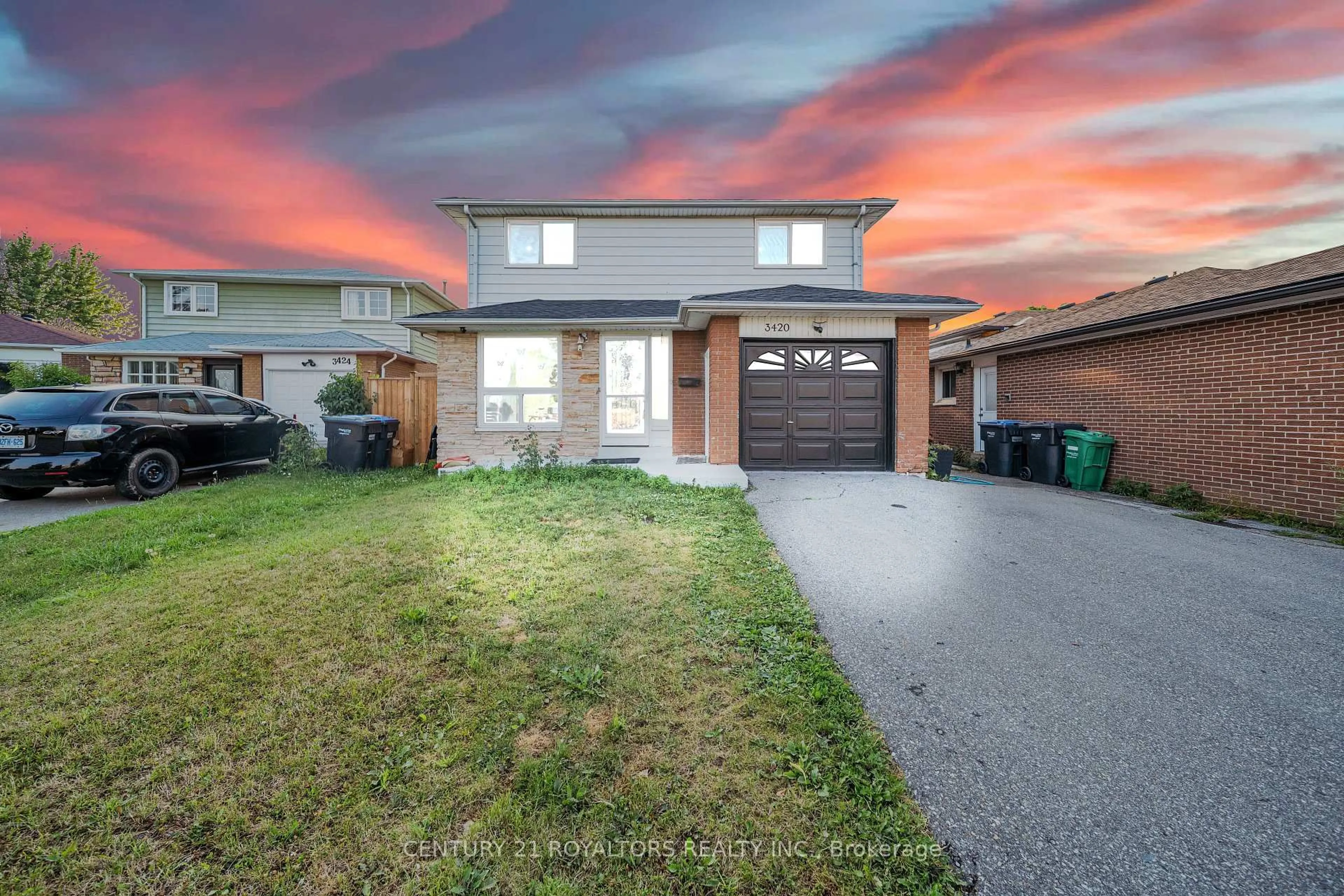 A pic from outside/outdoor area/front of a property/back of a property/a pic from drone, street for 3420 Monica Dr, Mississauga Ontario L4T 3E7