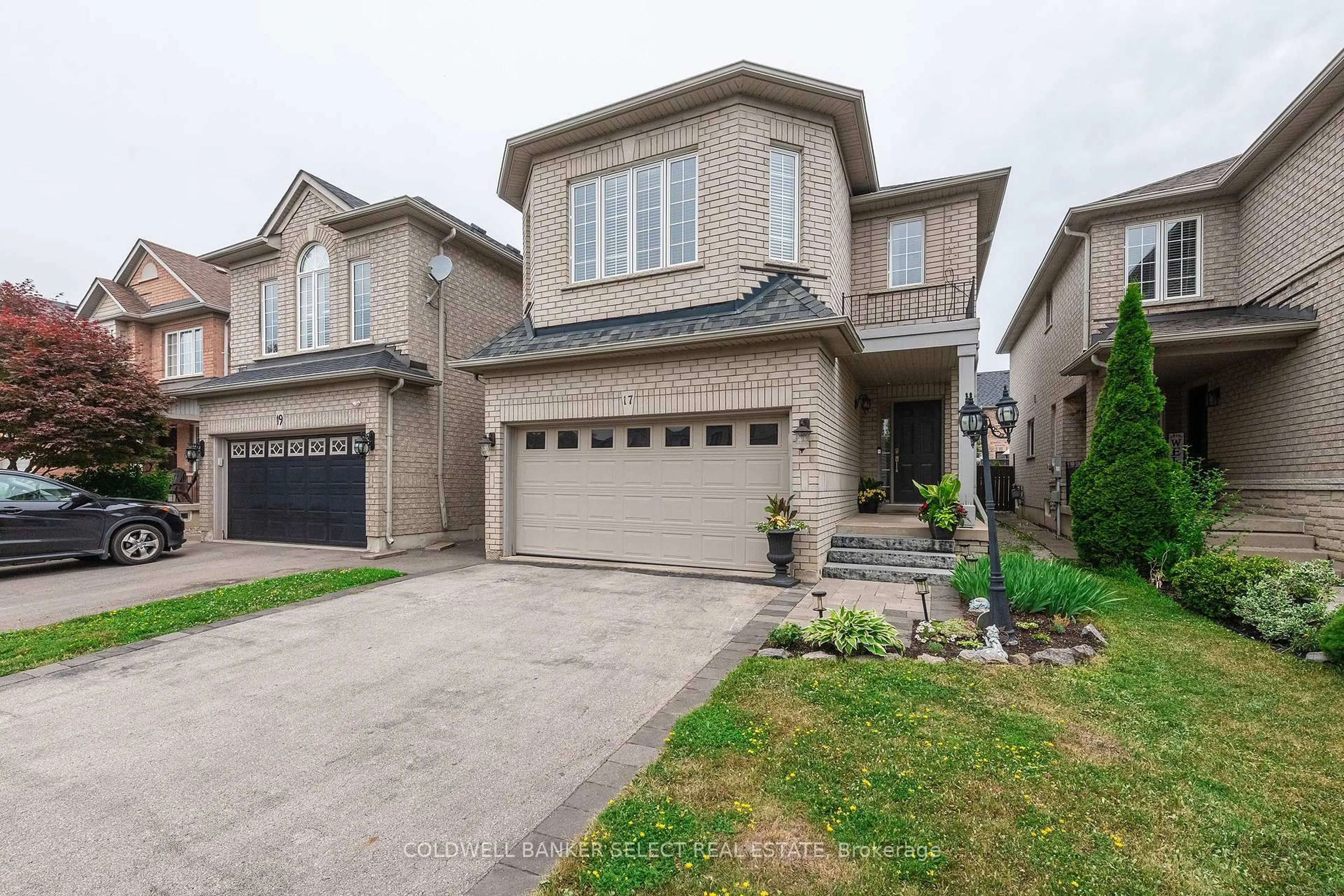 Home with brick exterior material, street for 17 Cedargrove Rd, Caledon Ontario L7E 2L4