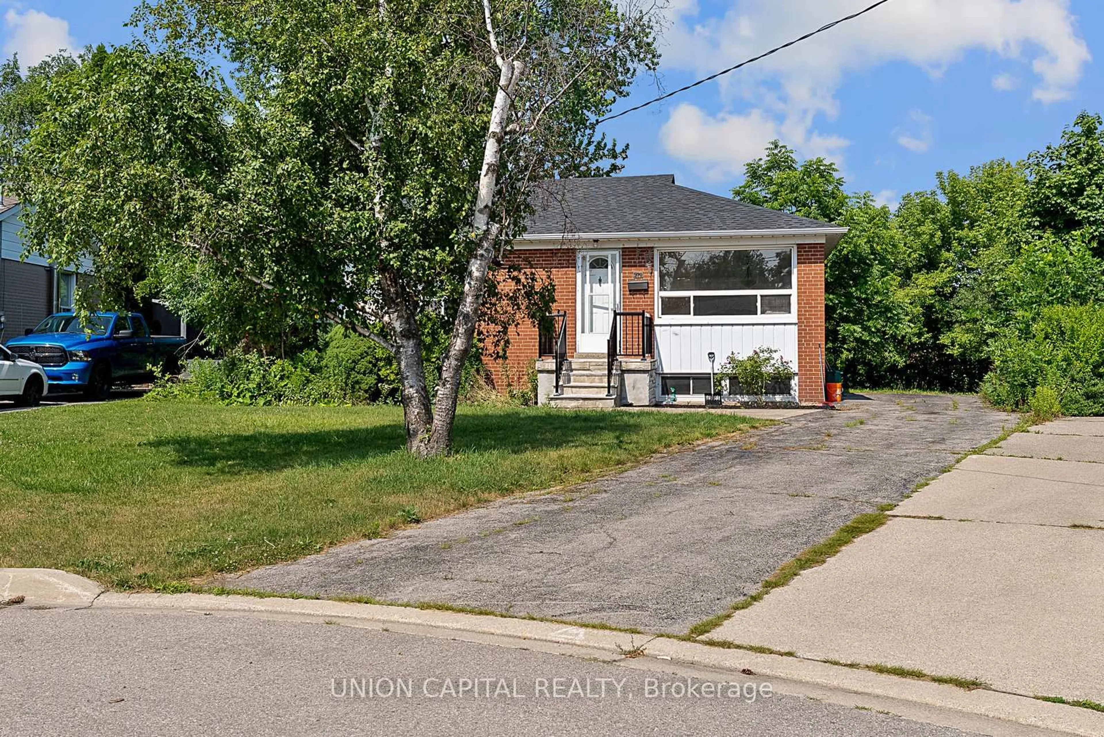 Home with brick exterior material, street for 379 Tamarack Circ, Oakville Ontario L6K 2N1