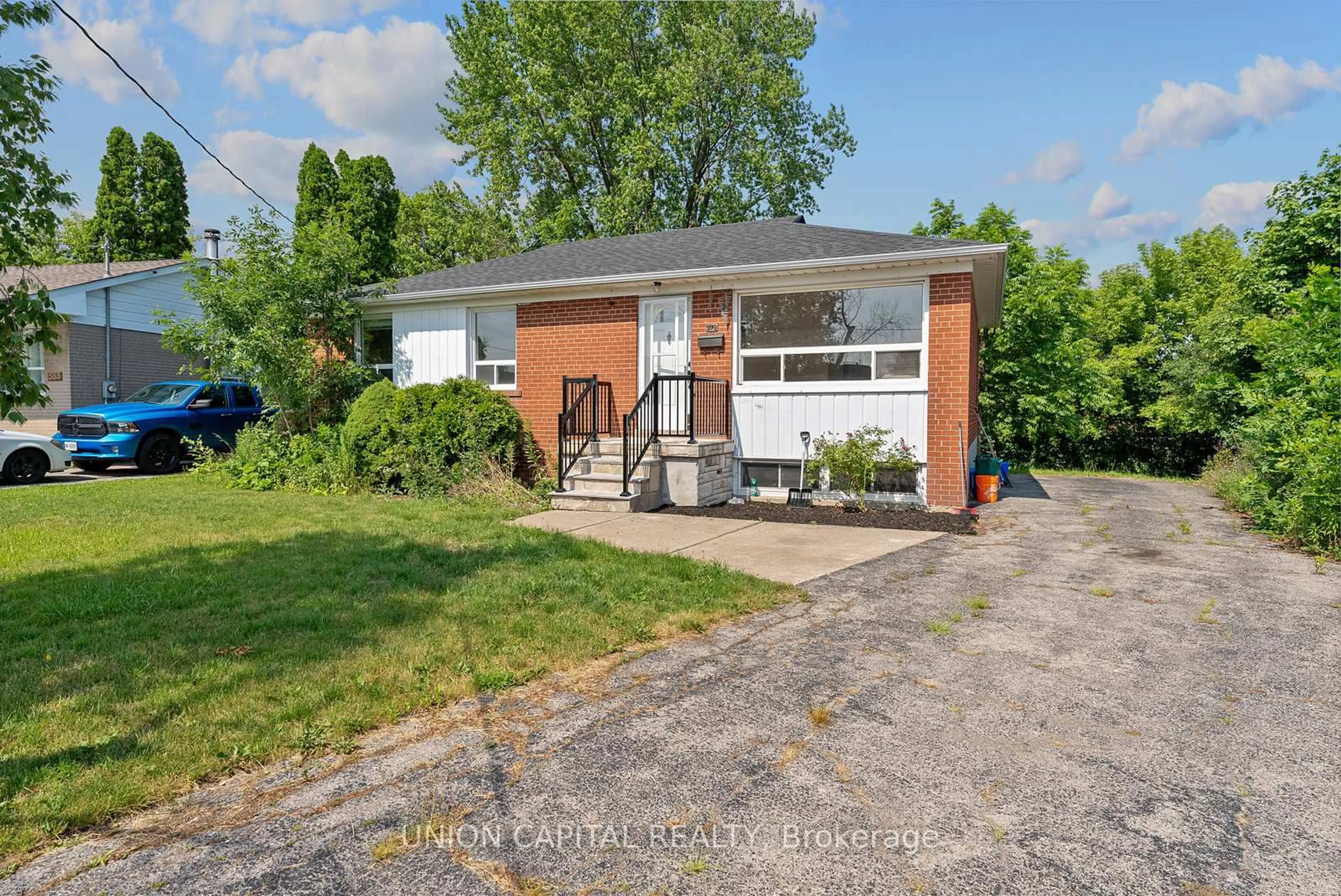 Home with brick exterior material, street for 379 Tamarack Circ, Oakville Ontario L6K 2N1