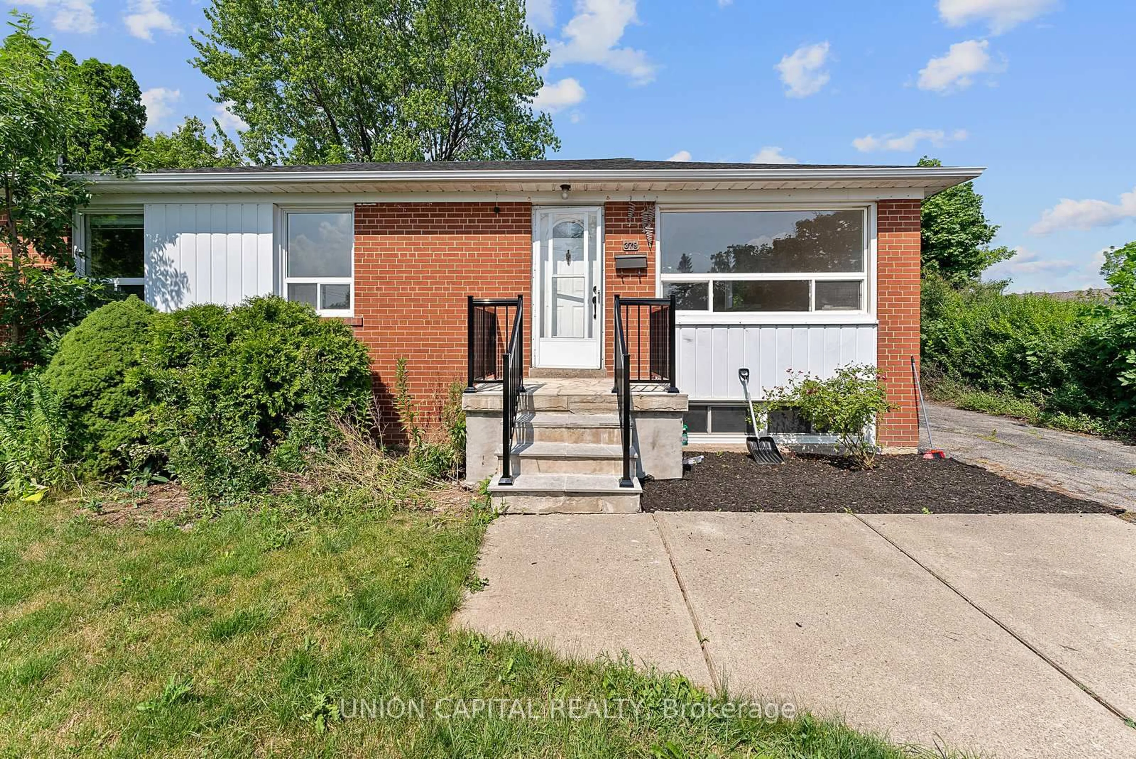 Home with brick exterior material, street for 379 Tamarack Circ, Oakville Ontario L6K 2N1