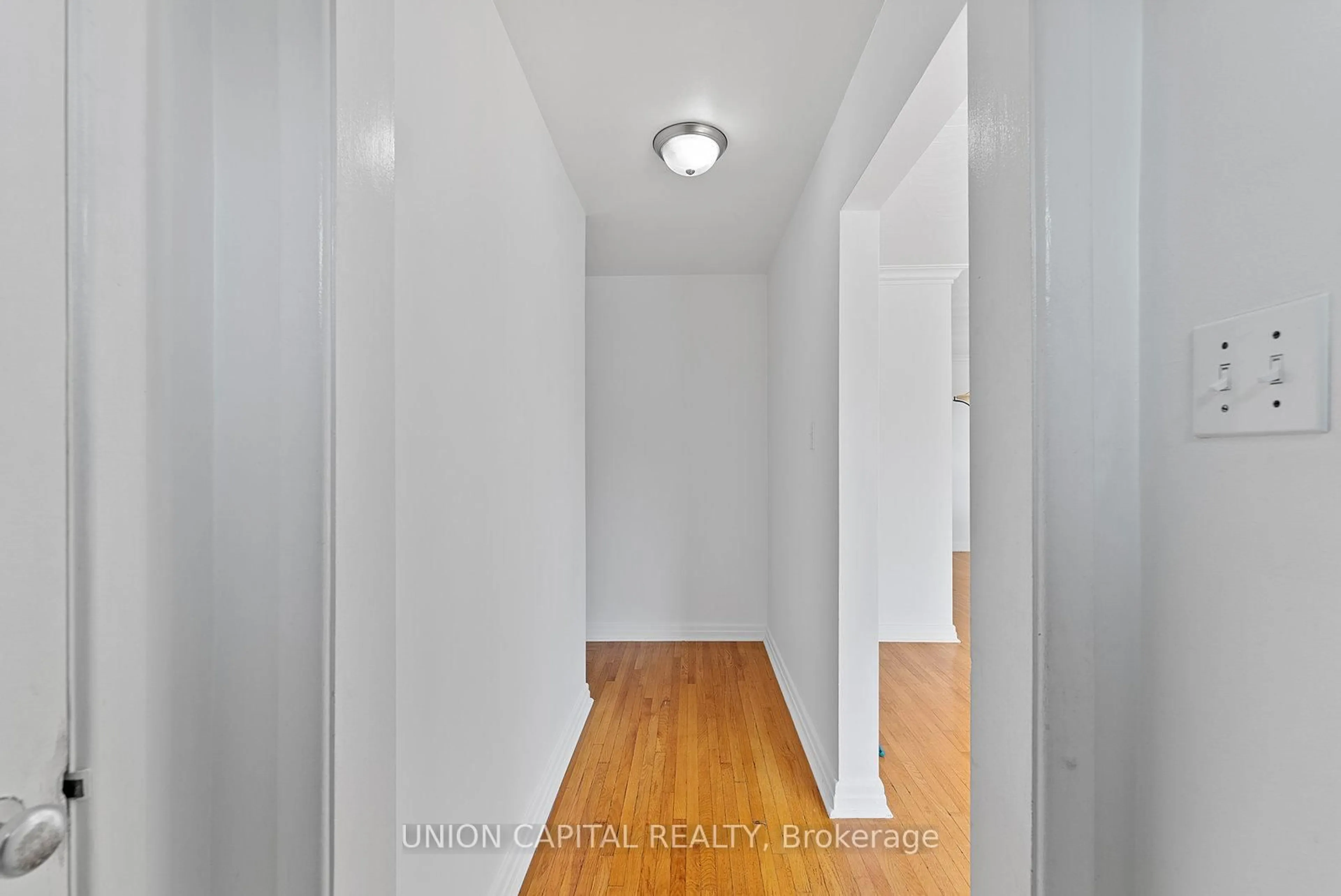Unknown for 379 Tamarack Circ, Oakville Ontario L6K 2N1