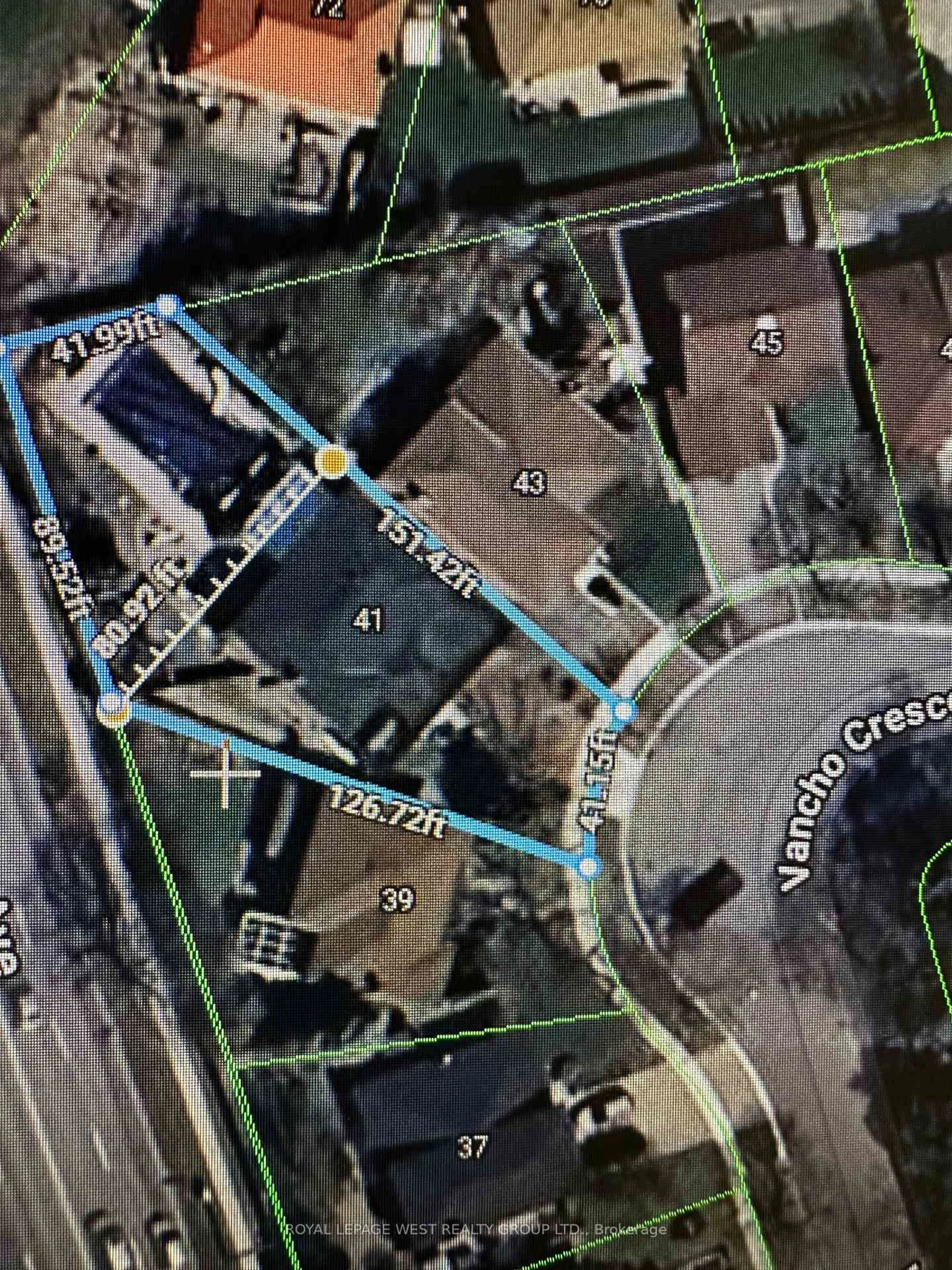 A pic from outside/outdoor area/front of a property/back of a property/a pic from drone, street for 41 Vancho Cres, Toronto Ontario M9A 4Z1