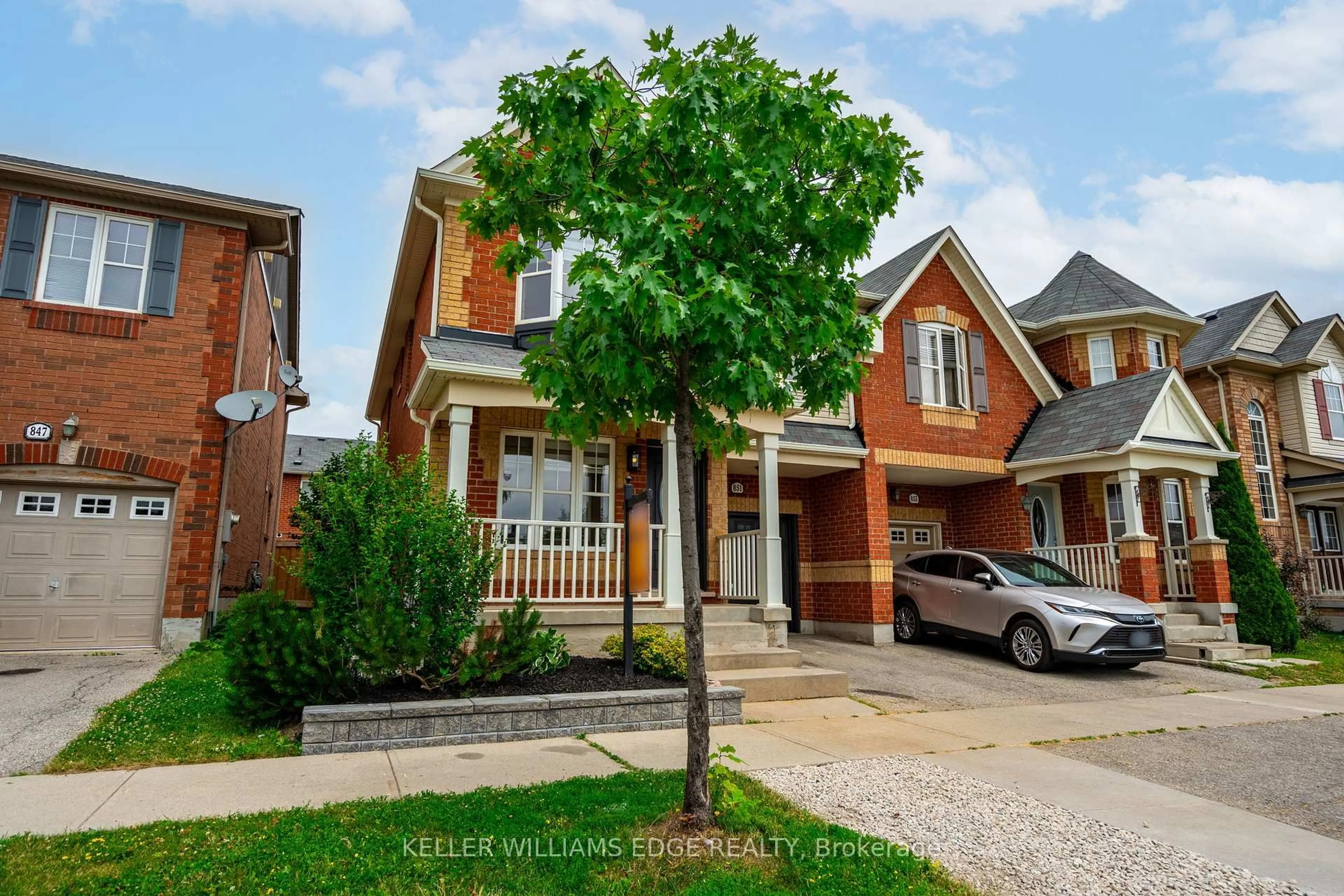 Home with brick exterior material, street for 851 Scott Blvd, Milton Ontario L9T 2C9