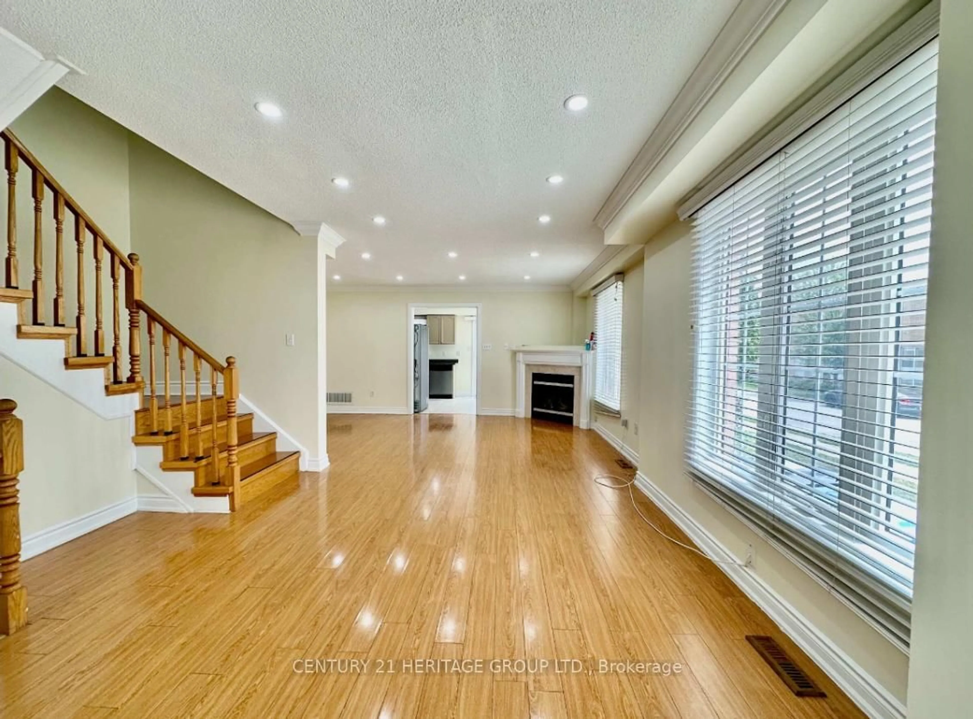 Unknown for 77 Vauxhall Cres, Brampton Ontario L7A 3A5