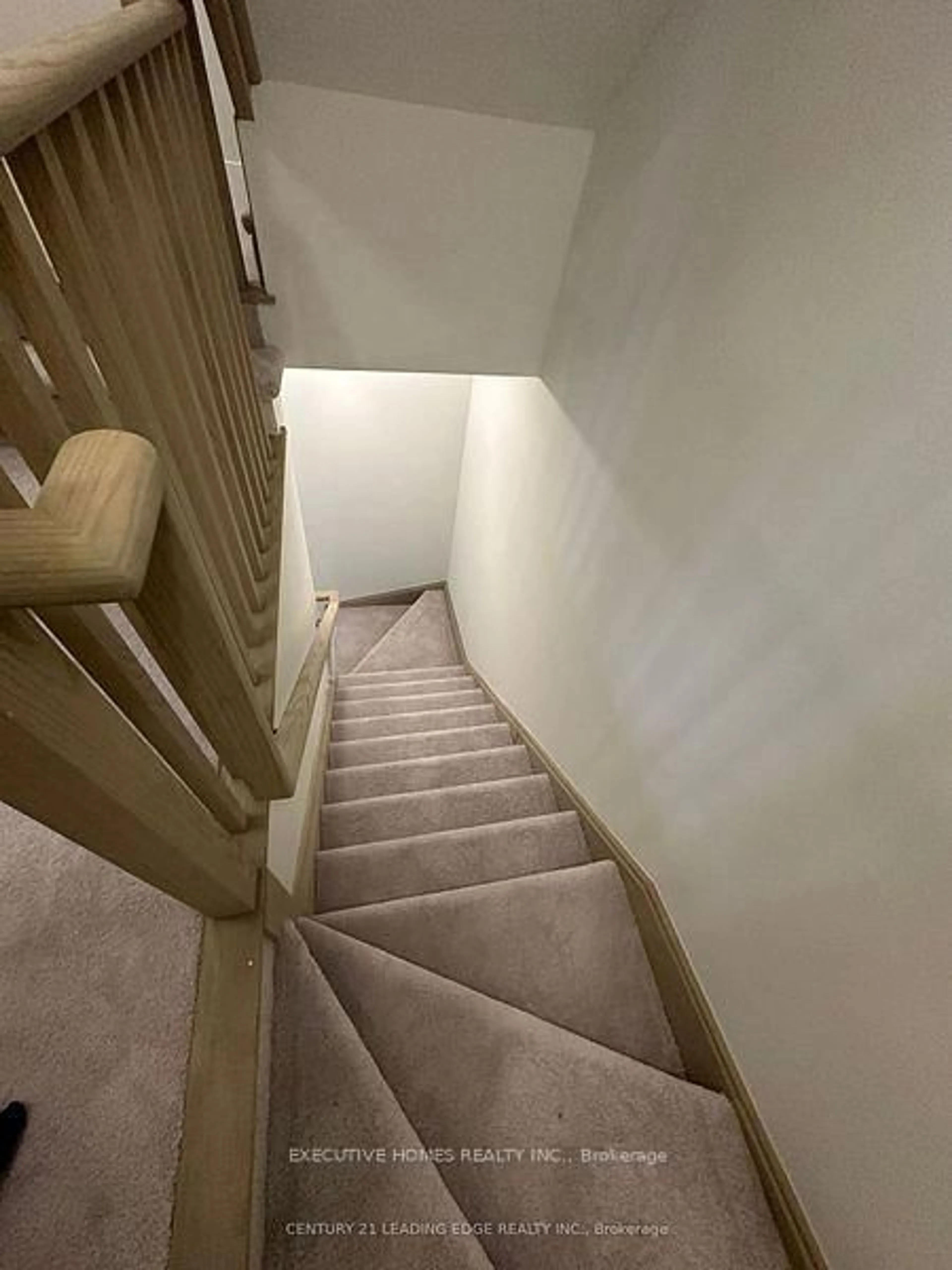 Stairs for 3546 Colonial Dr #16, Mississauga Ontario L5L 0C1