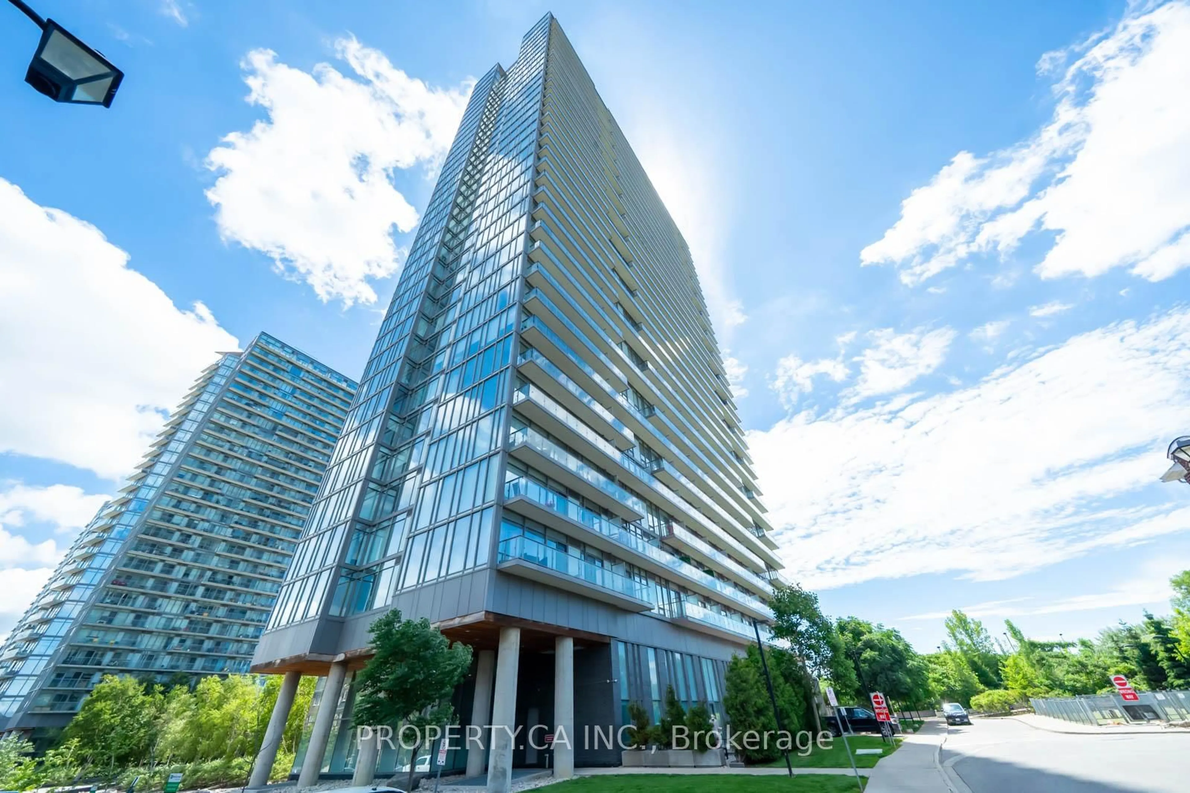Indoor foyer for 105 The Queensway #815, Toronto Ontario M6S 5B5