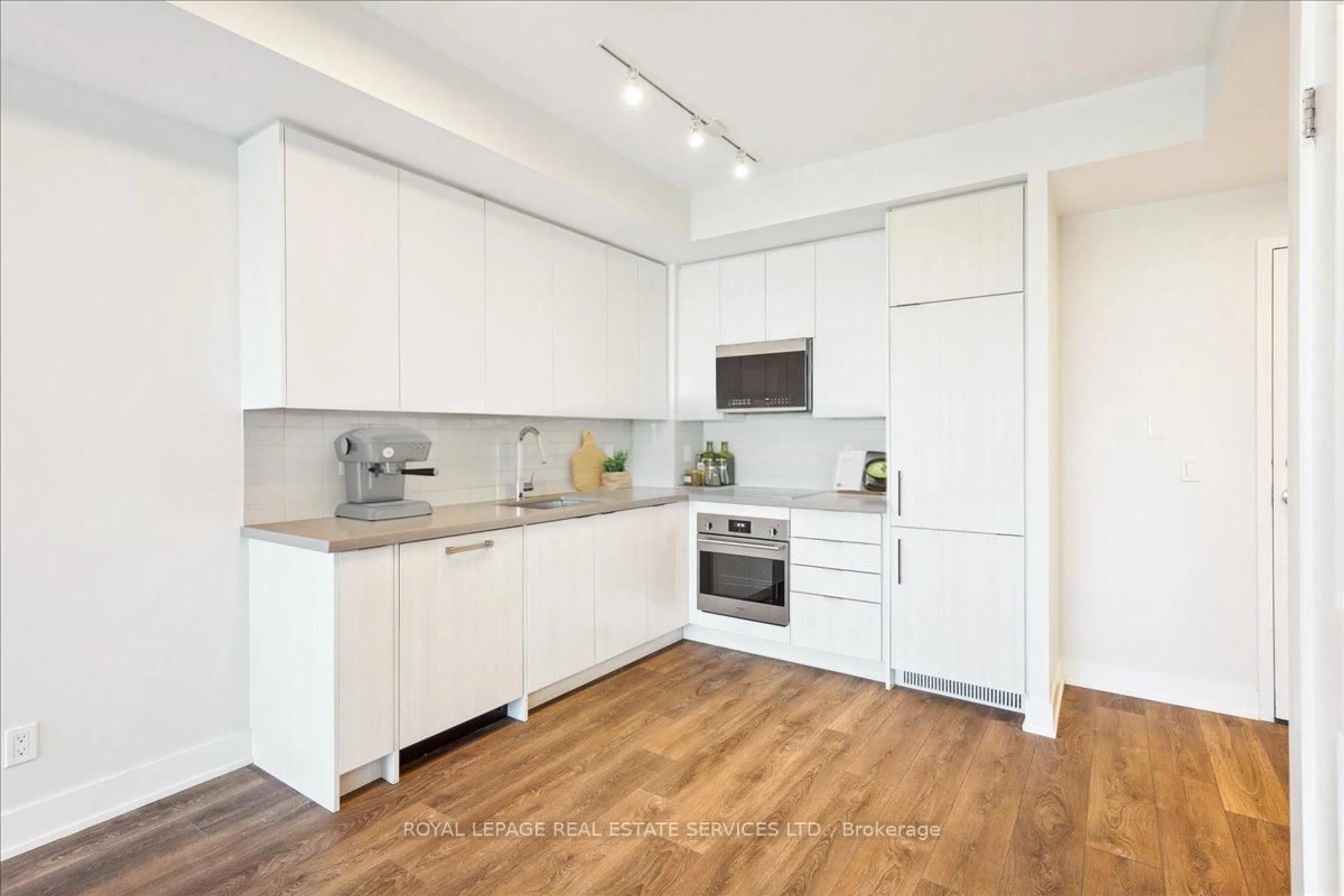Unknown for 297 Oak Walk Dr #805, Oakville Ontario L6H 3R6