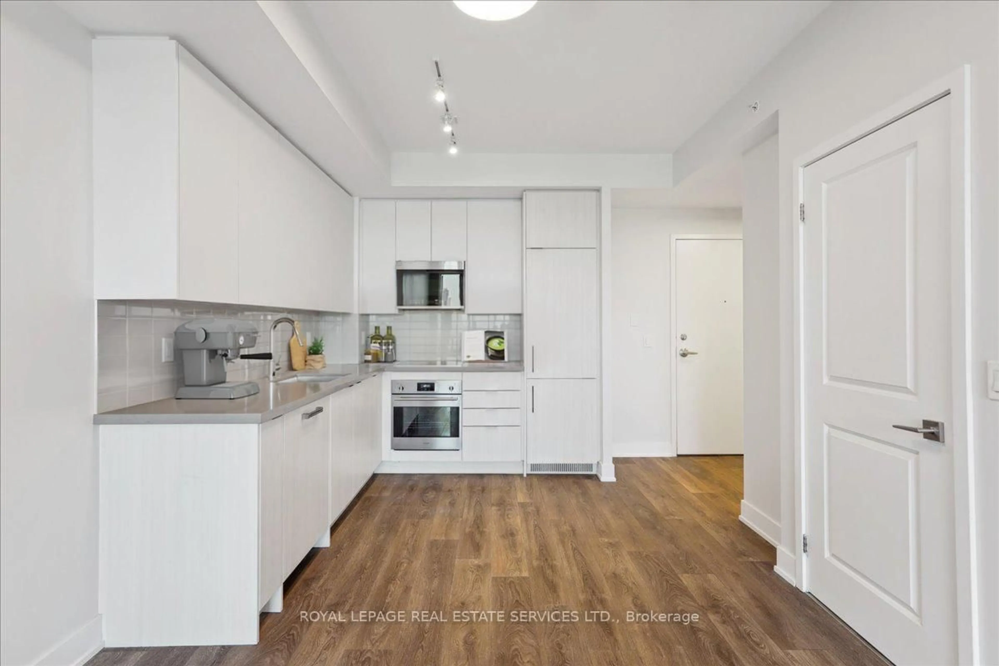 Unknown for 297 Oak Walk Dr #805, Oakville Ontario L6H 3R6