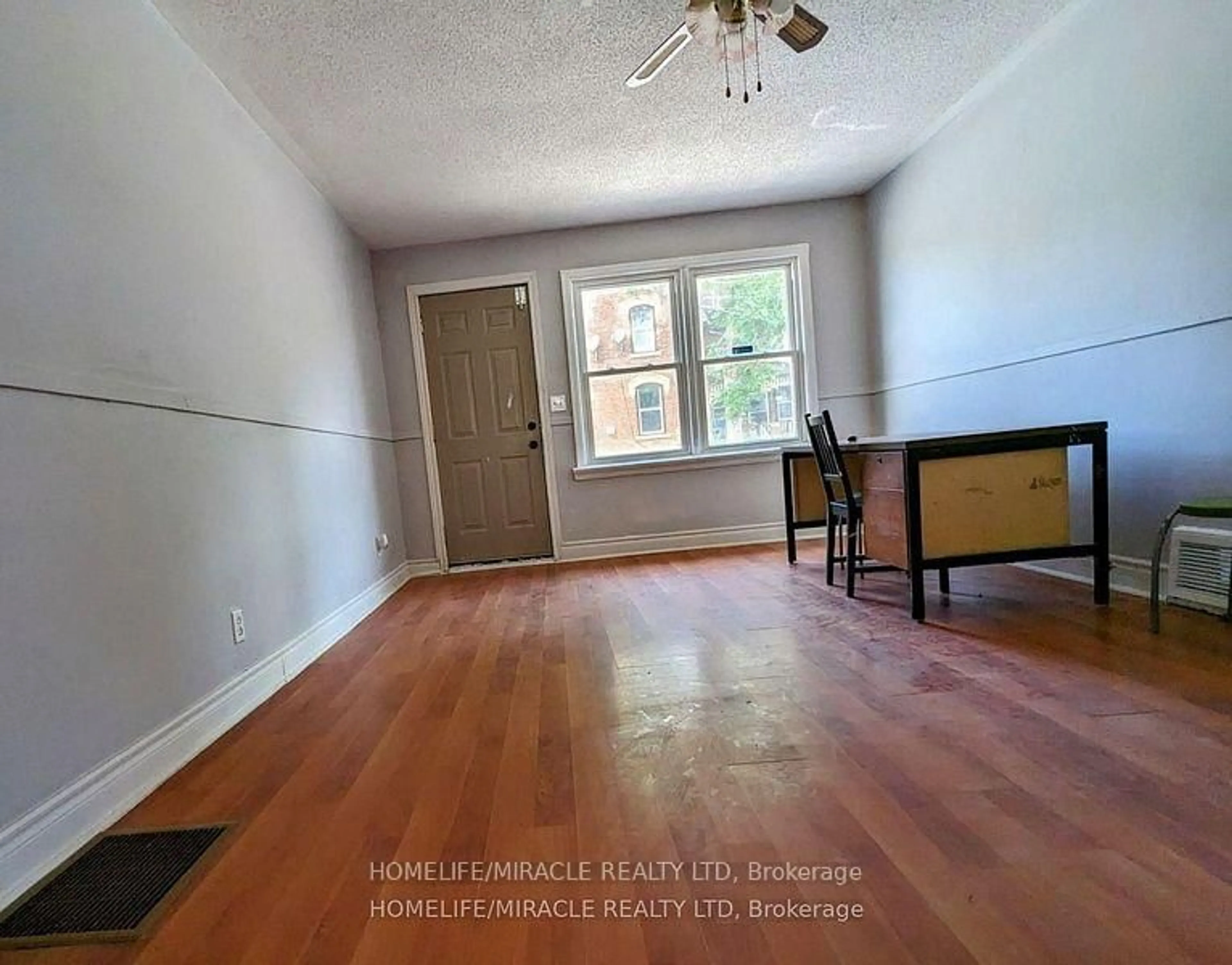 A pic of a room for 45 Main St, Halton Hills Ontario L7G 3H2
