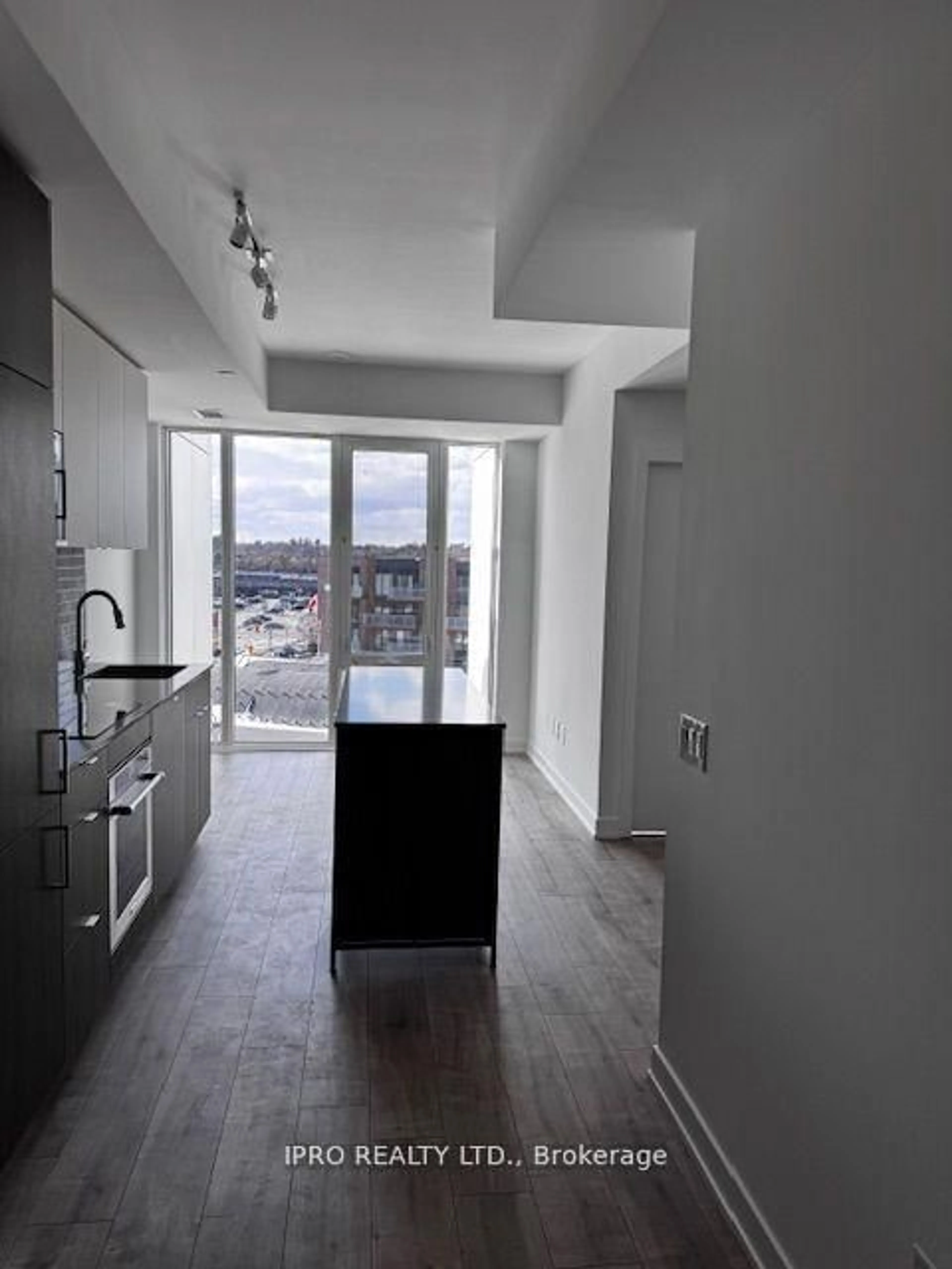 Unknown for 220 Messinnihe Way #617, Mississauga Ontario L5H 0A9