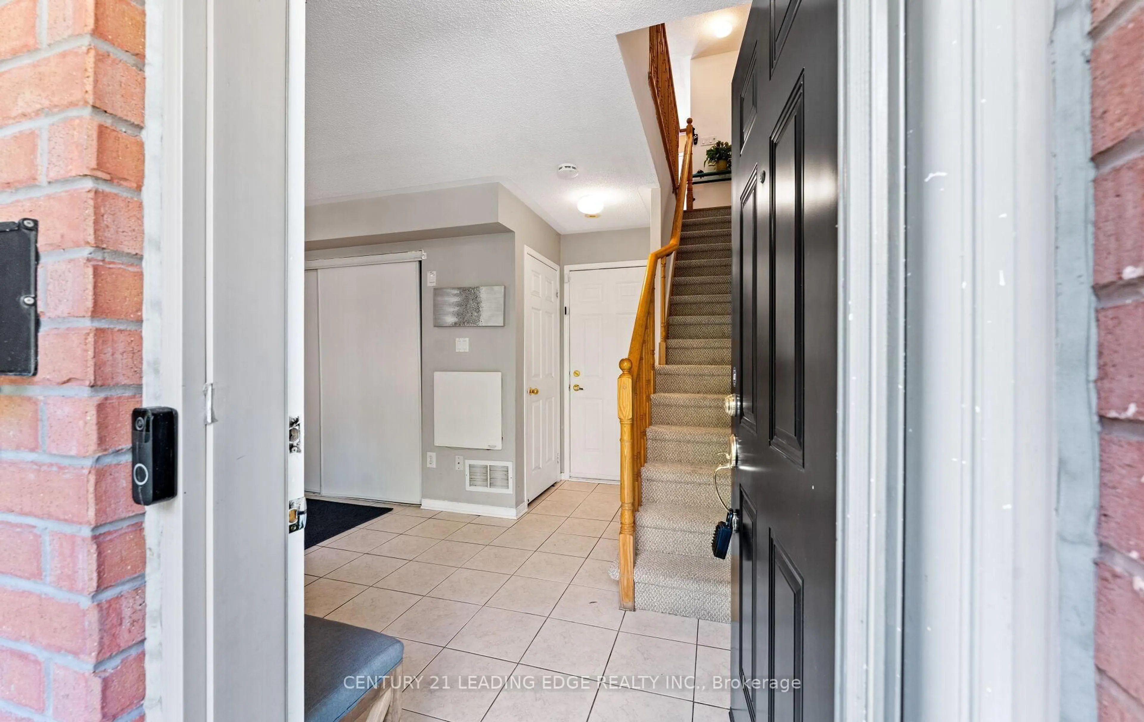 Indoor entryway for 129 Tenth St #3, Toronto Ontario M8V 4C7