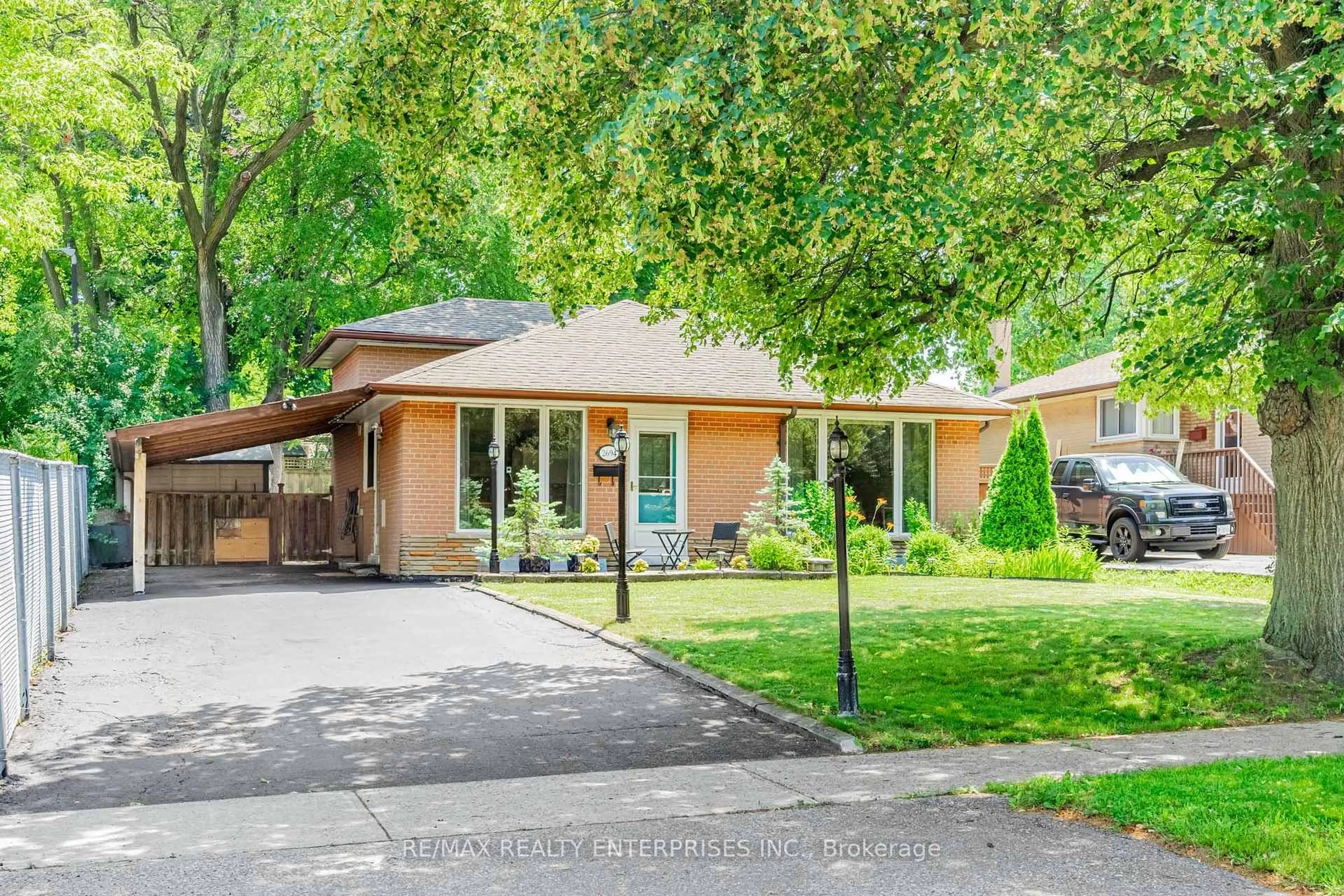 Unknown for 2694 Truscott Dr, Mississauga Ontario L5J 2B7