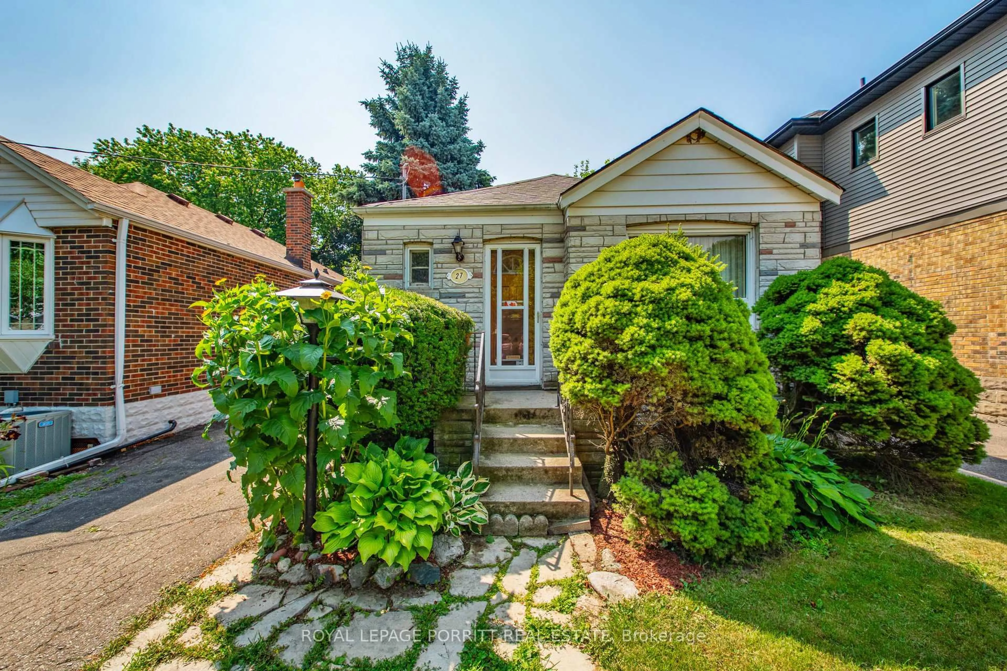 Unknown for 27 Struthers St, Toronto Ontario M8V 1Y2
