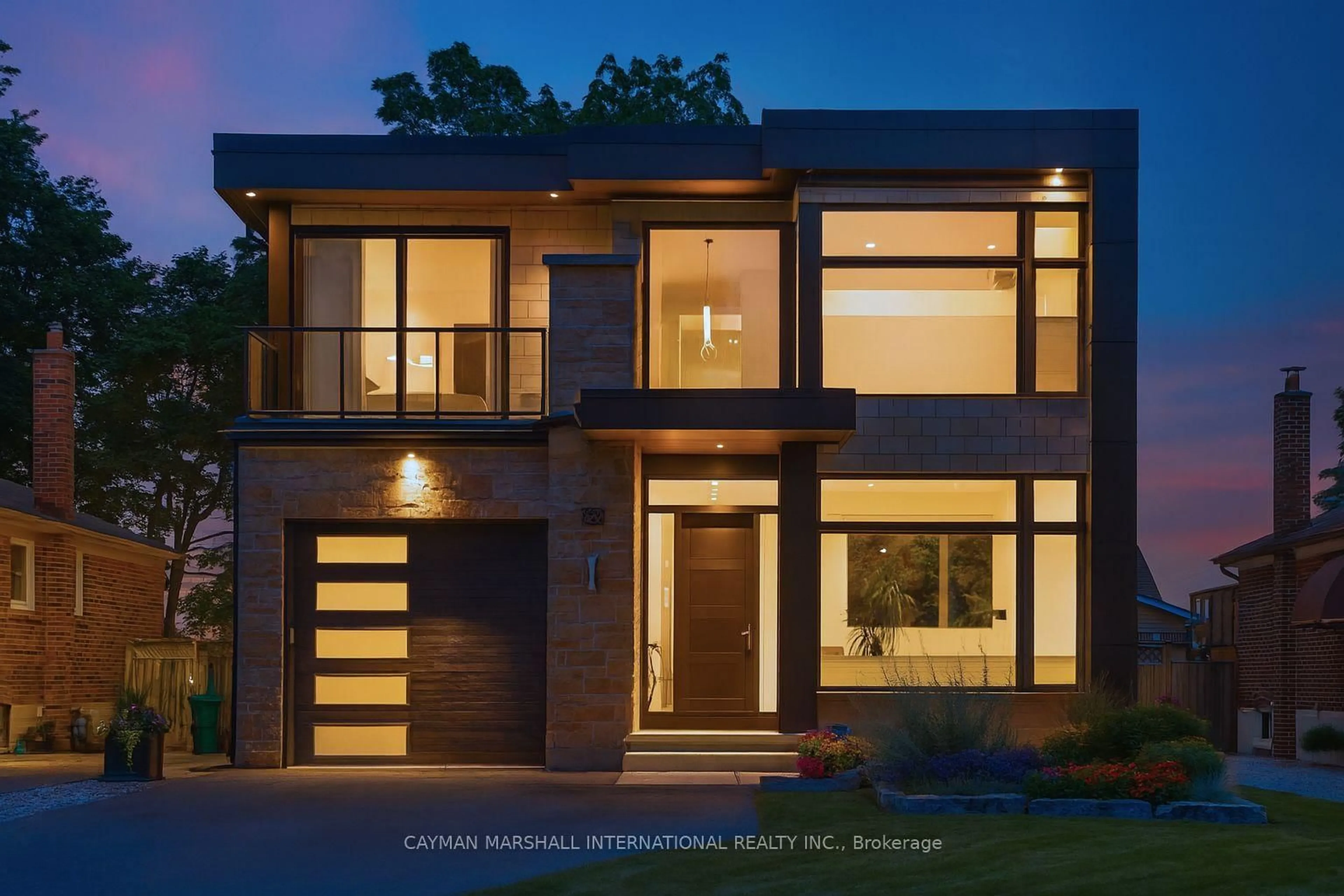 Home with brick exterior material, street for 49 Pine Ave, Mississauga Ontario L5H 2P5
