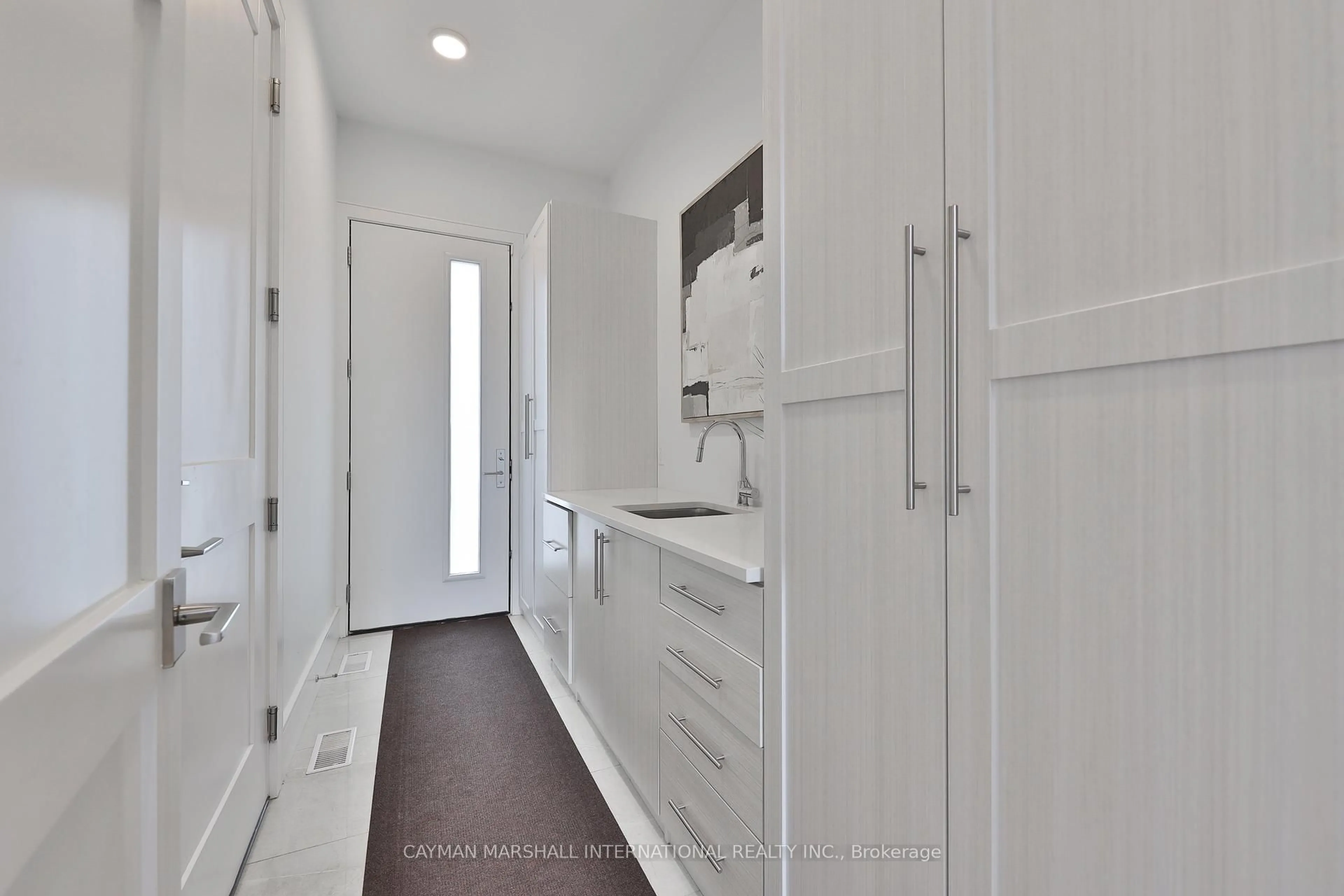 Laundry room for 49 Pine Ave, Mississauga Ontario L5H 2P5