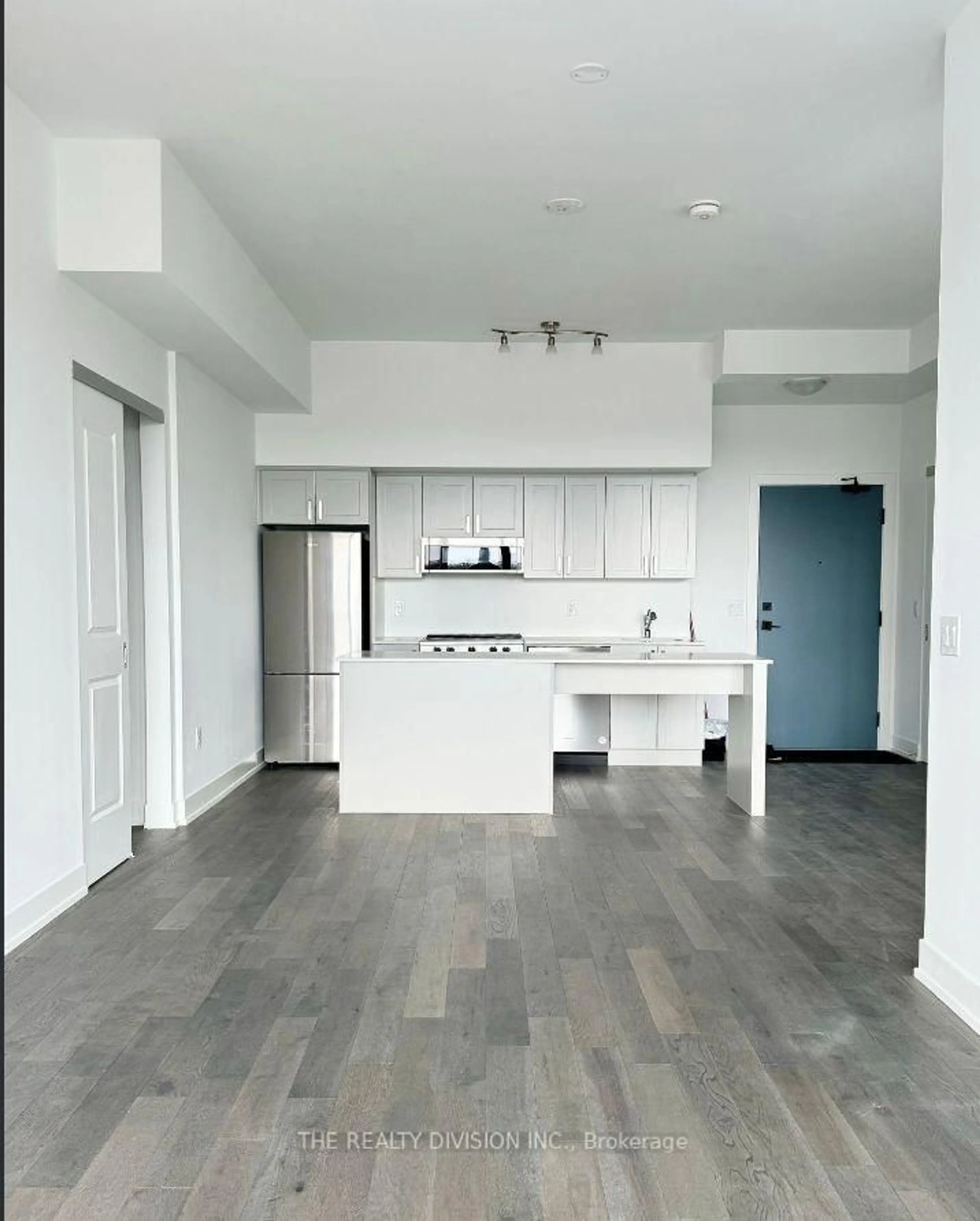 Unknown for 1063 Douglas McCurdy Common #611, Mississauga Ontario L5G 4B1