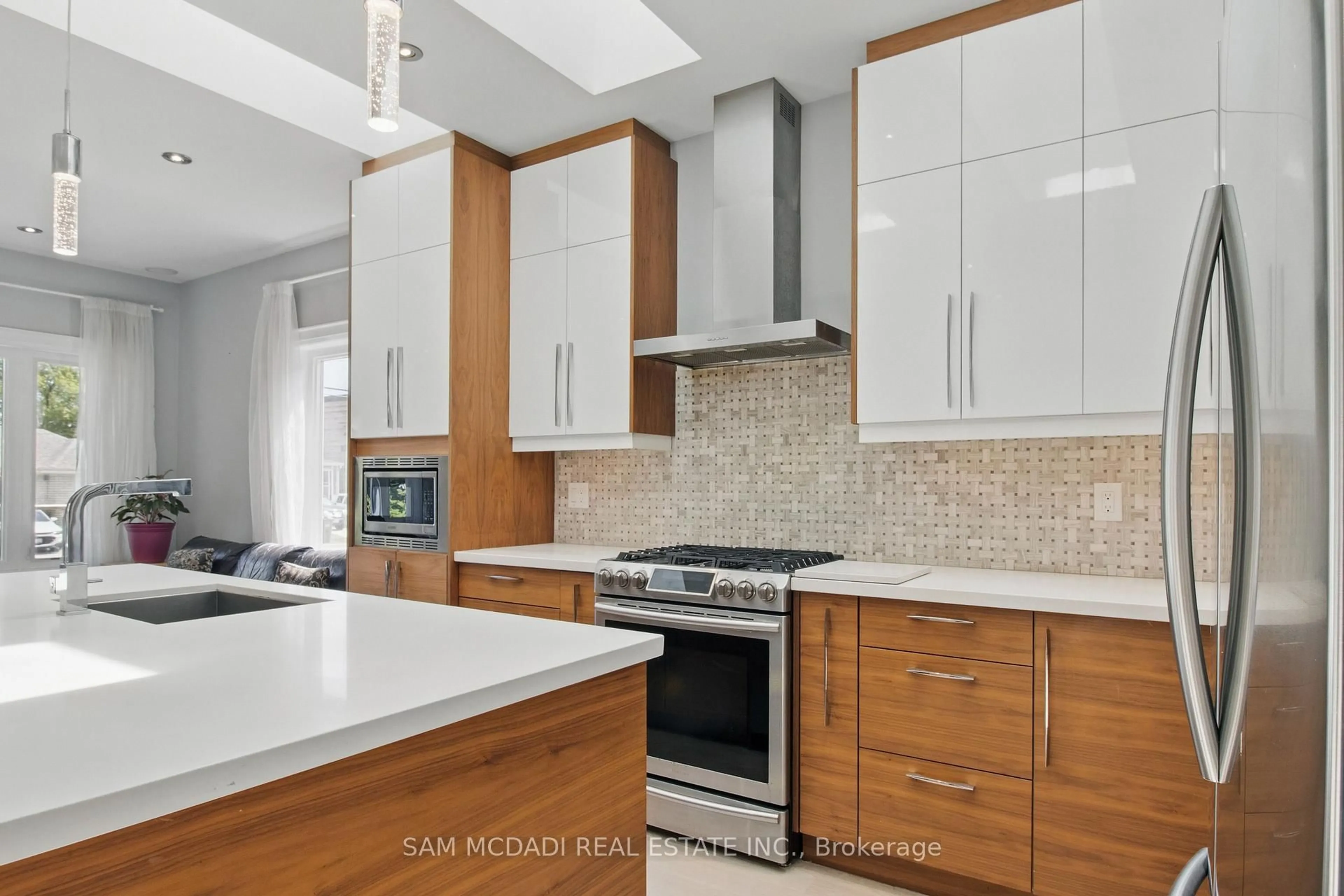 Contemporary kitchen, ceramic/tile floor for 1050 Caven St, Mississauga Ontario L5G 4J4