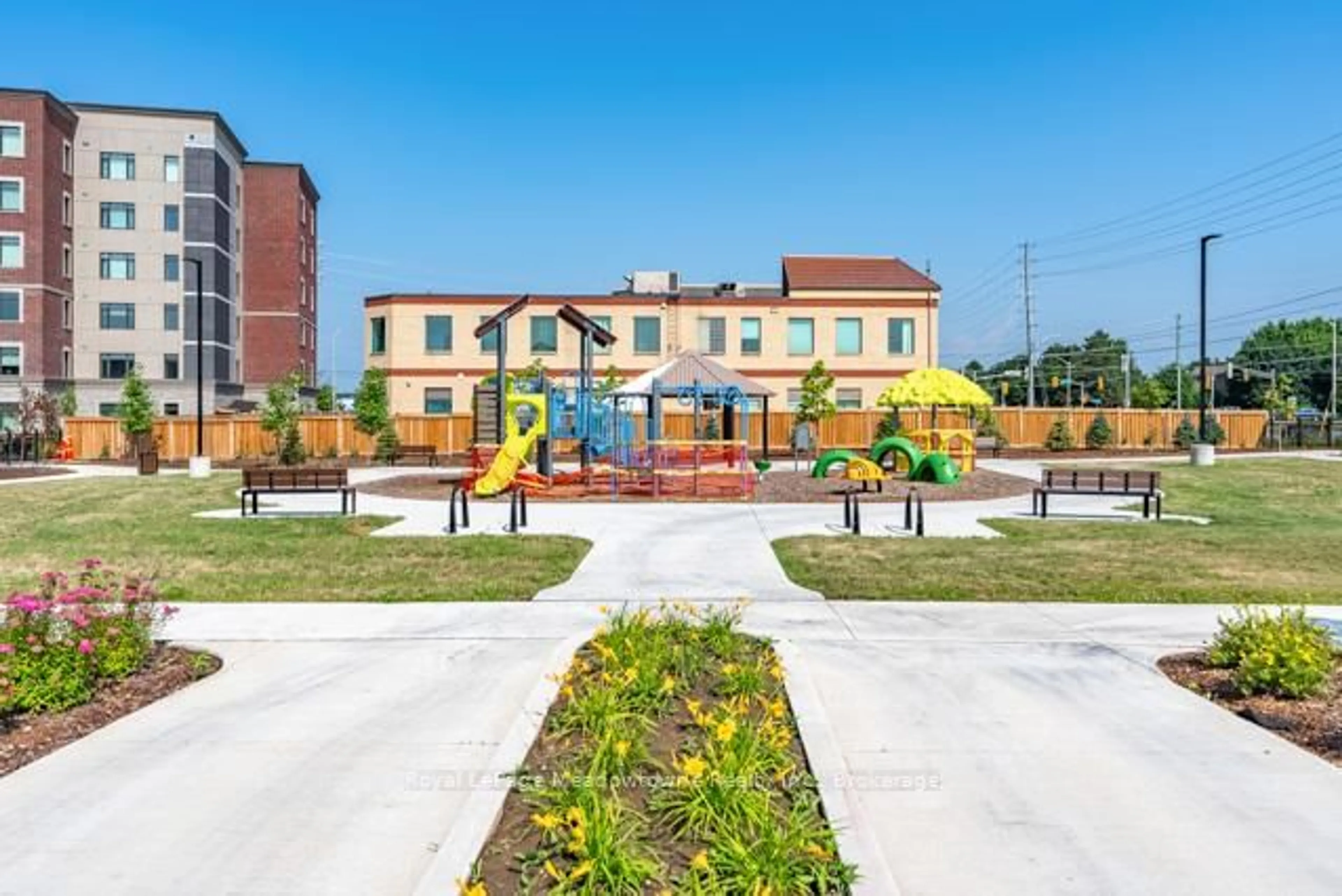 Patio, building for 830 Megson Terr #422, Milton Ontario L9T 9M7