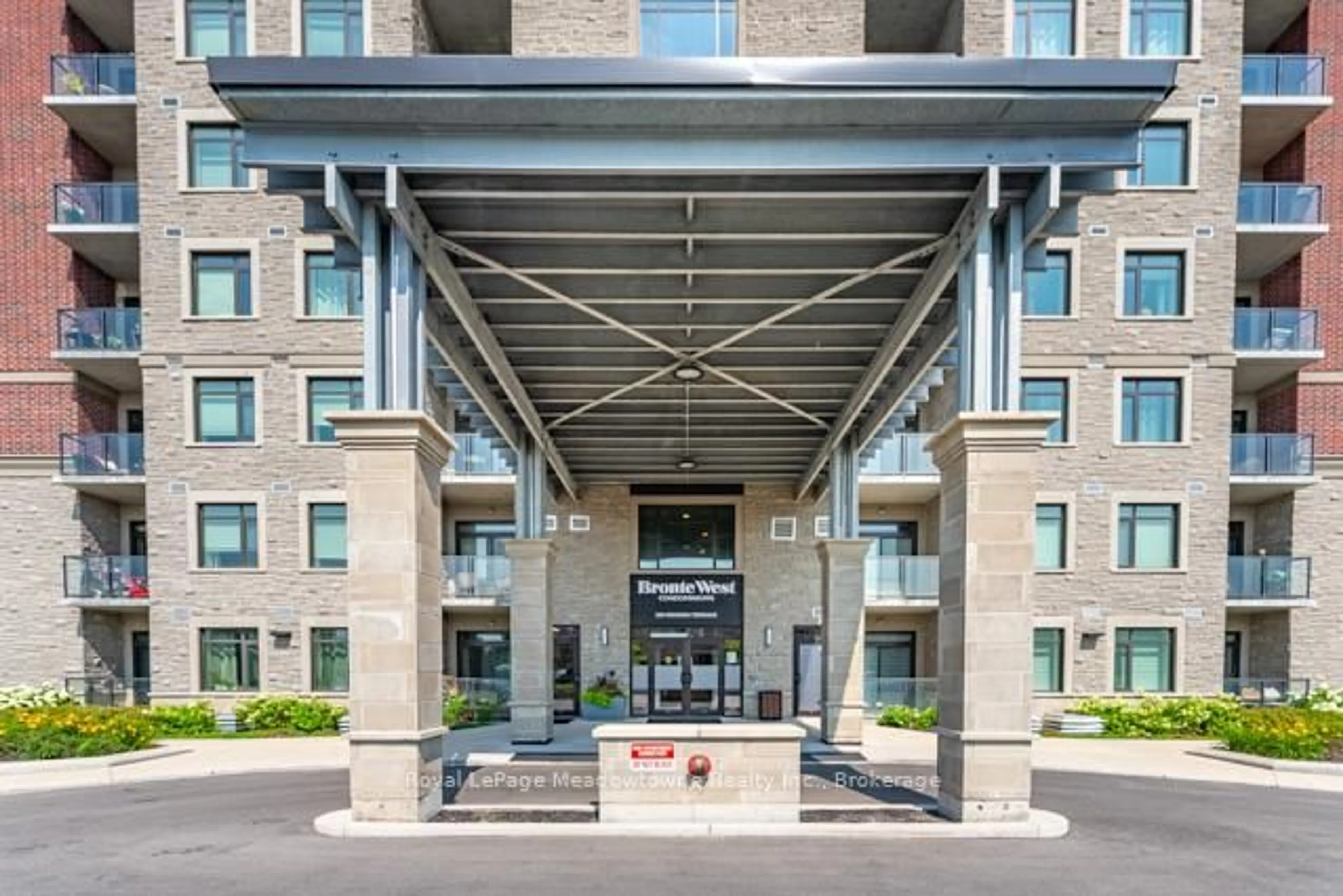 Indoor foyer for 830 Megson Terr #422, Milton Ontario L9T 9M7