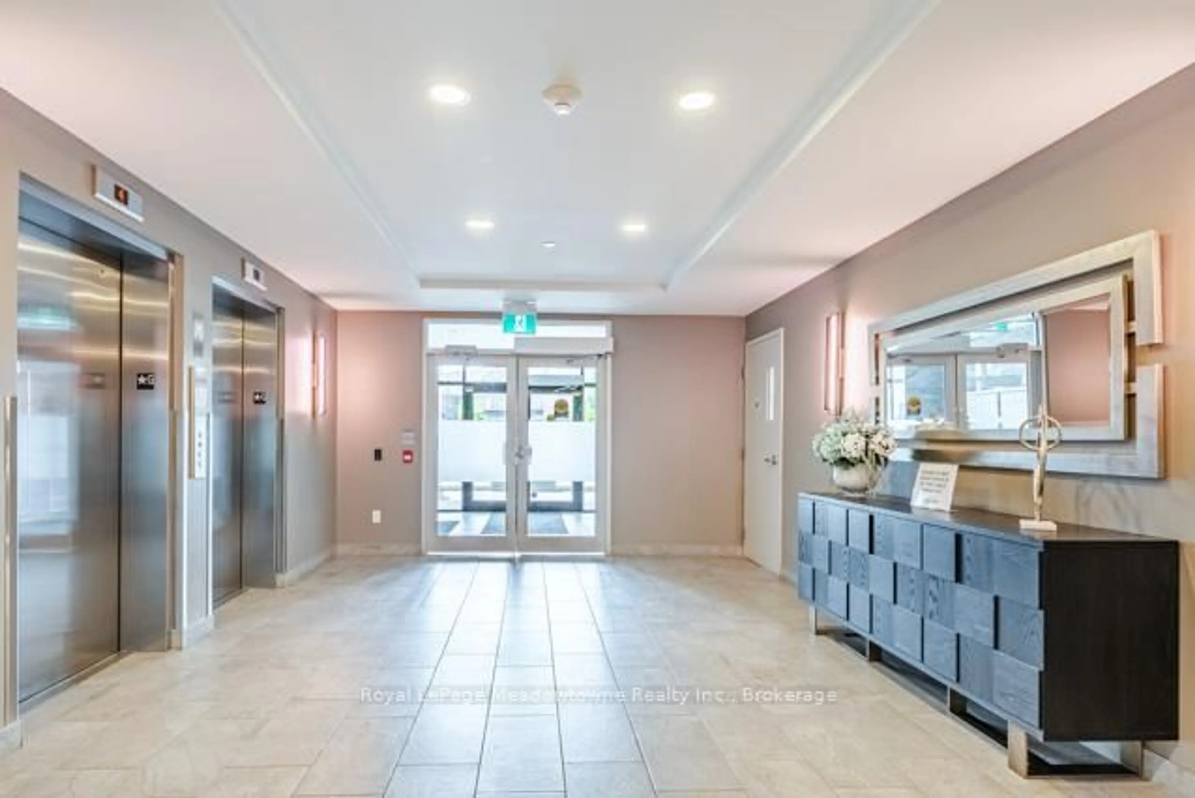 Indoor foyer for 830 Megson Terr #422, Milton Ontario L9T 9M7