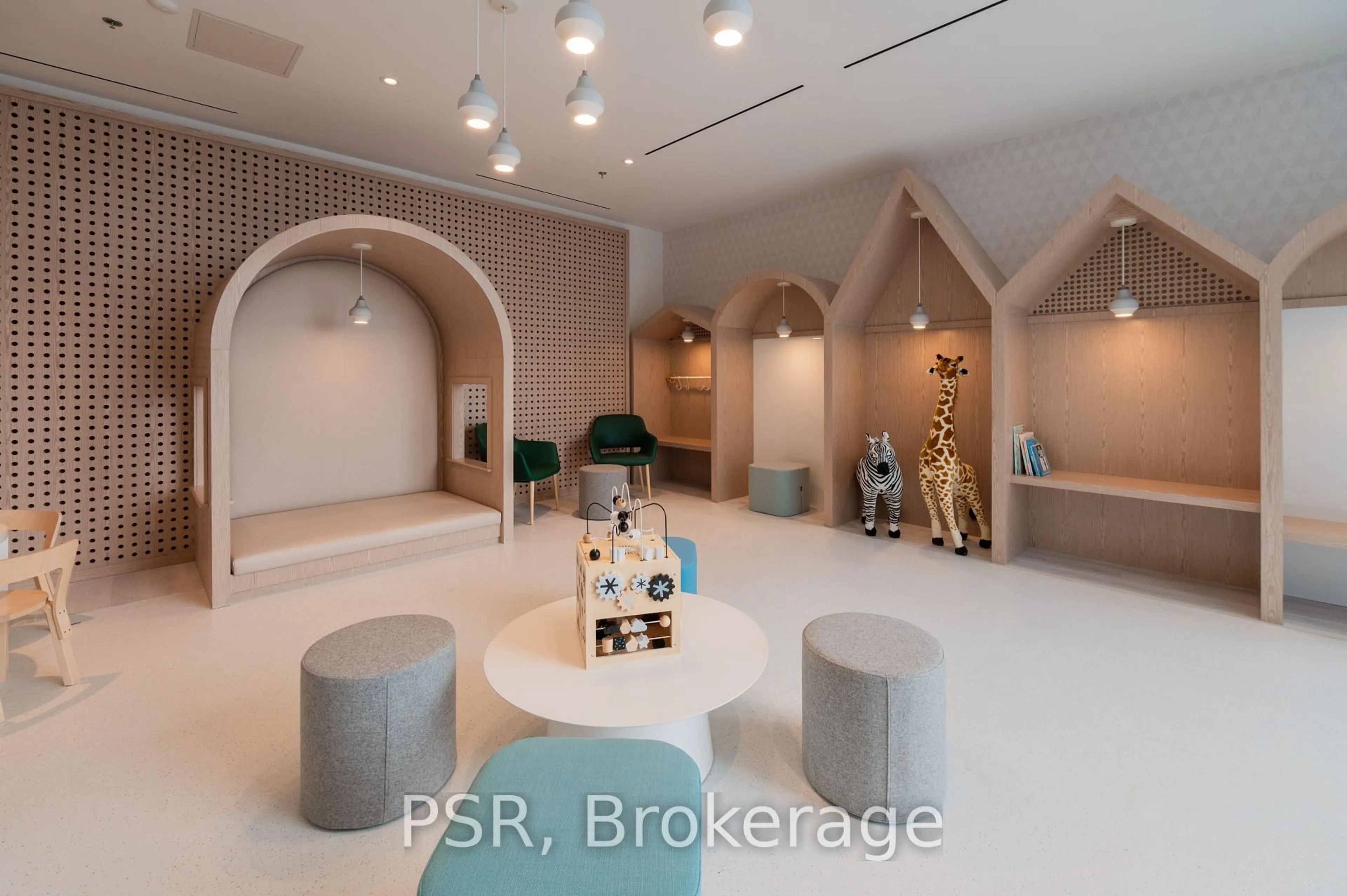 Lobby for 1285 Dupont St #702, Toronto Ontario M6H 2A6