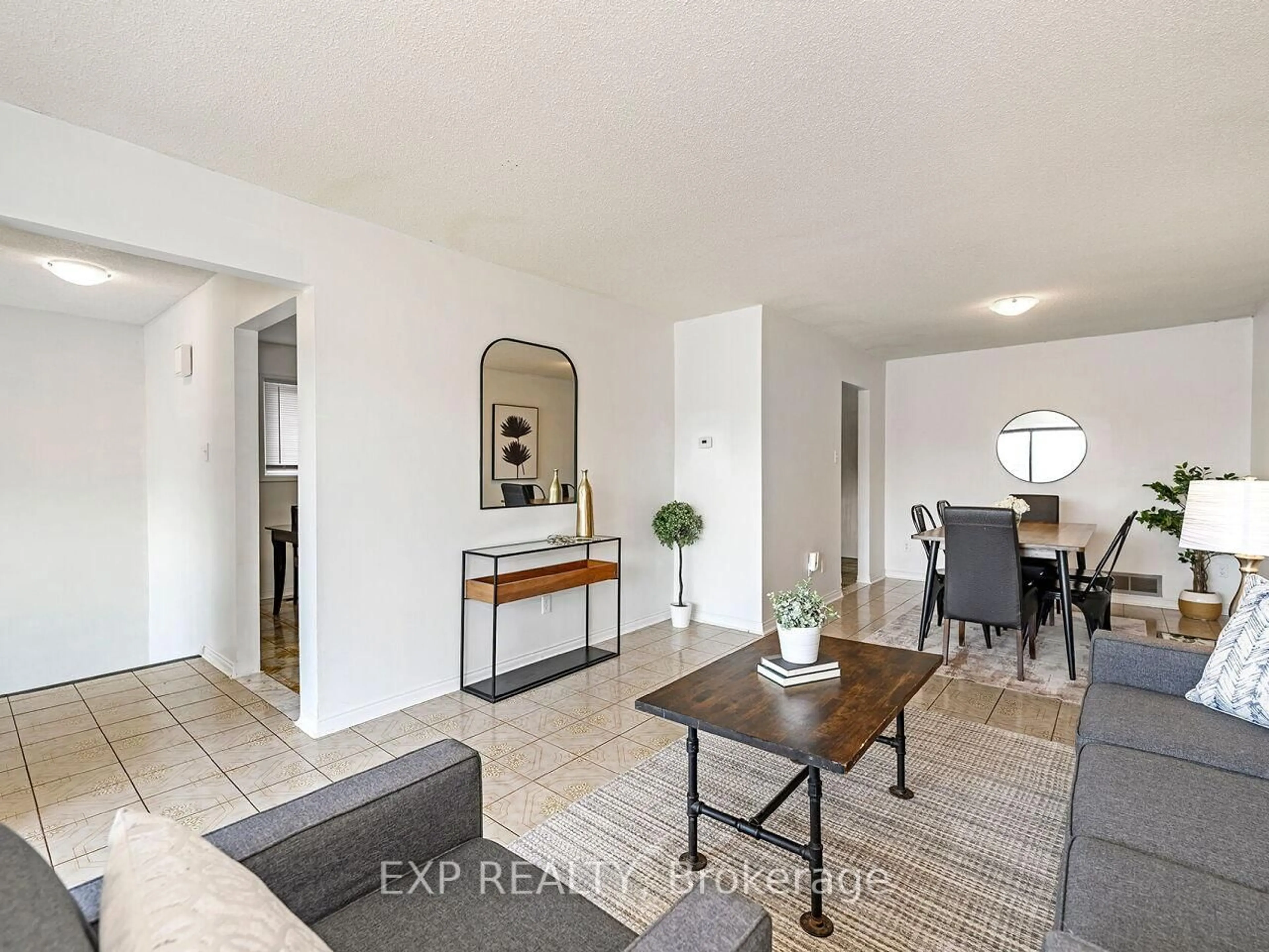 Unknown for 30 Sharpecroft Blvd, Toronto Ontario M3J 3G1