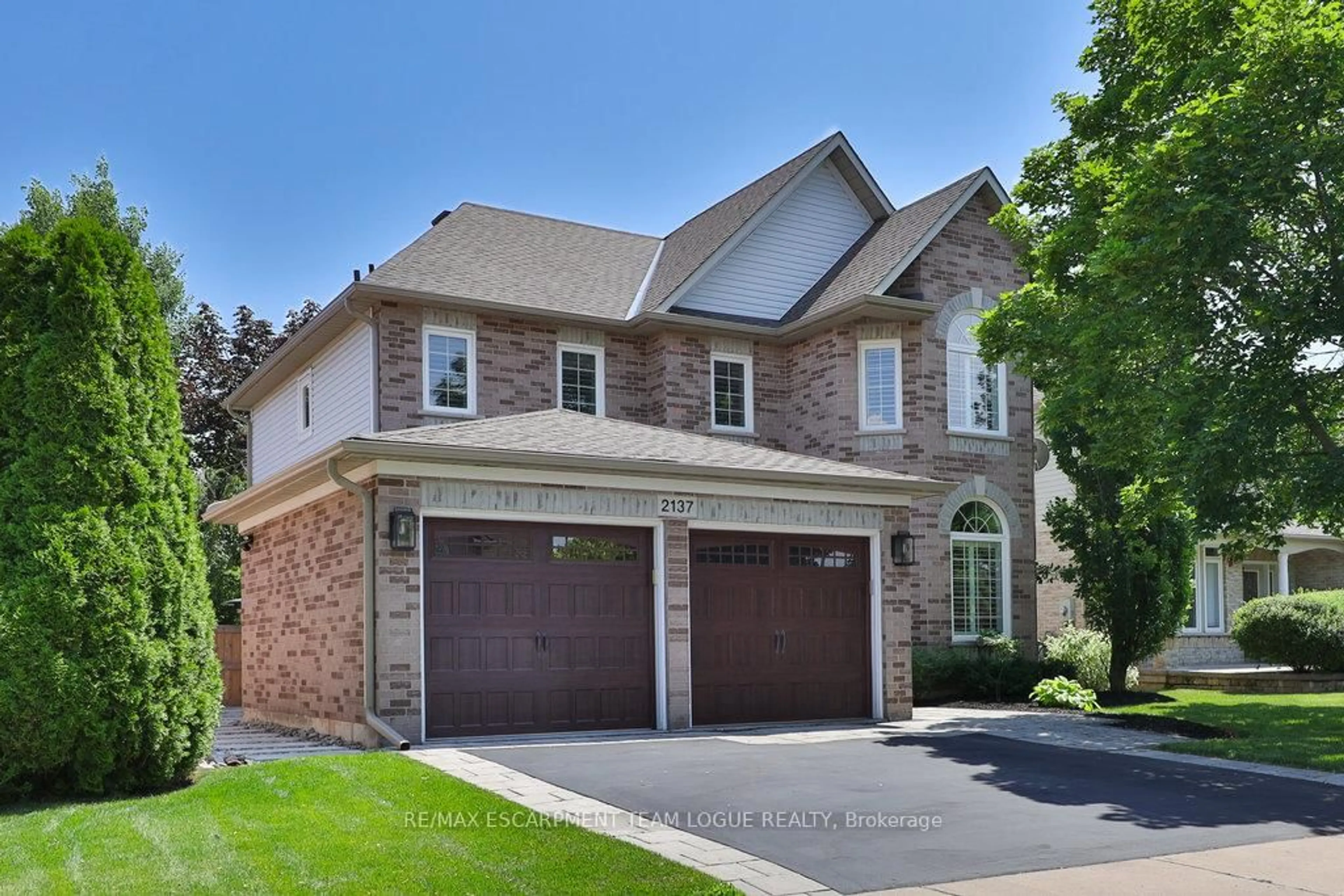 Home with brick exterior material, street for 2137 Turnberry Rd, Burlington Ontario L7M 4J5