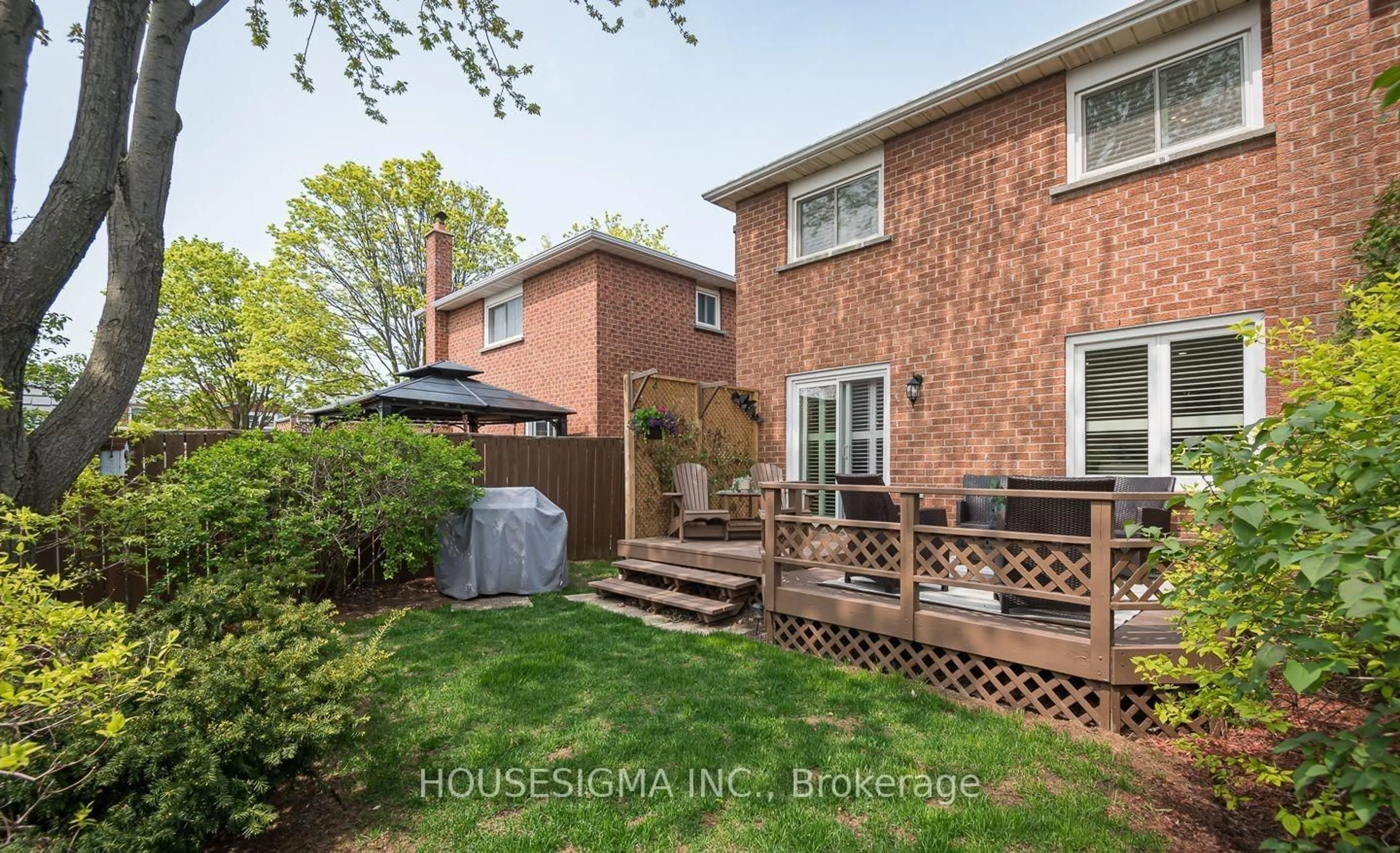 Patio, street for 6772 Dolmage Crt, Mississauga Ontario L5N 4V9
