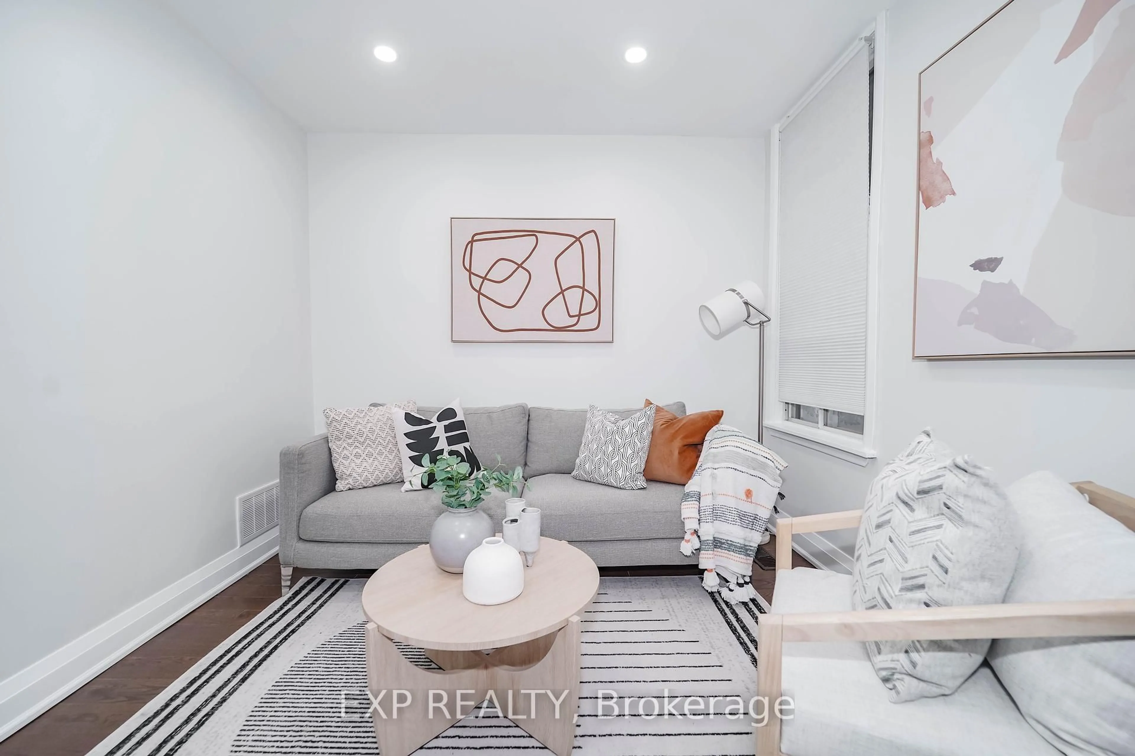Unknown for 4 Northumberland St, Toronto Ontario M6H 1P7