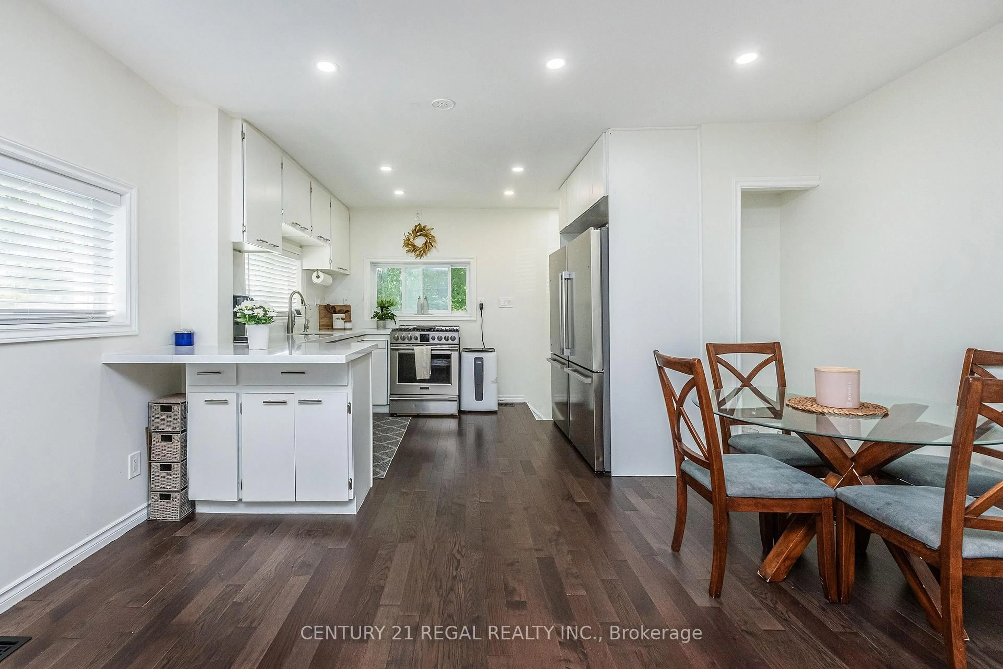 Open concept kitchen, unknown for 26 Third St, Orangeville Ontario L9W 2B1